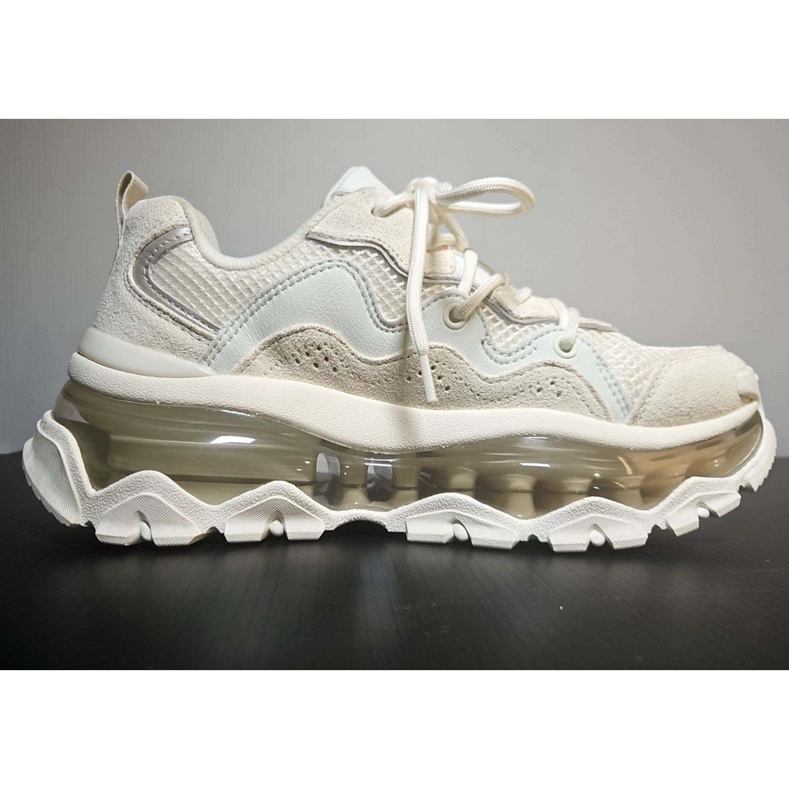 SKECHERS Size 7 Women’s Skechers Uno Chaos Athletic Sneakers White Size US 7 / IT 37 - 5 Thumbnail
