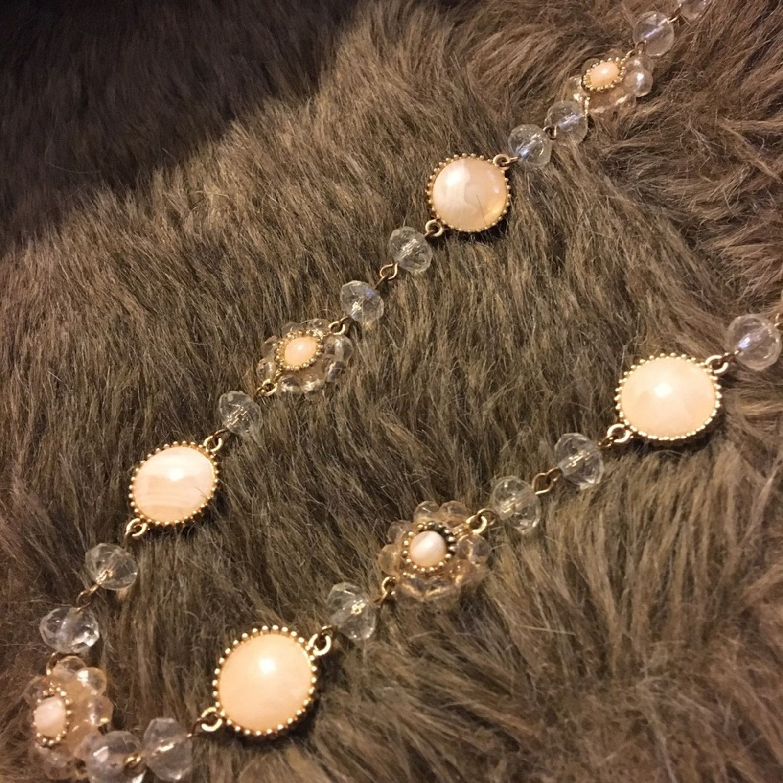 Vintage Vintage glass bead gold tone book link necklace Size ONE SIZE - 8 Thumbnail