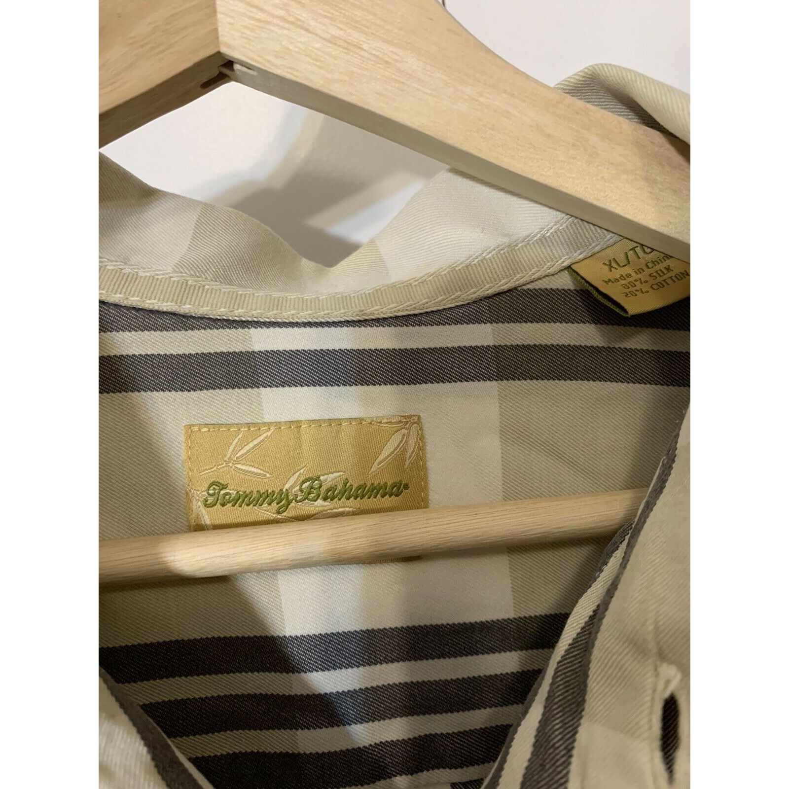 Tommy Bahama TOMMY BAHAMA Mens Sz XL Tan Plaid Silk/Cotton Short Sleeve B Size US XL / EU 56 / 4 - 2 Thumbnail