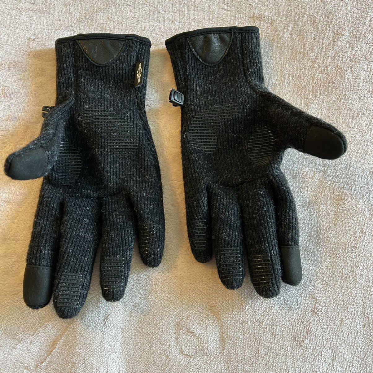 Outdoor Research Outdoor Research Men’s Flurry Sensor Gloves gray wool blend Size ONE SIZE - 3 Thumbnail