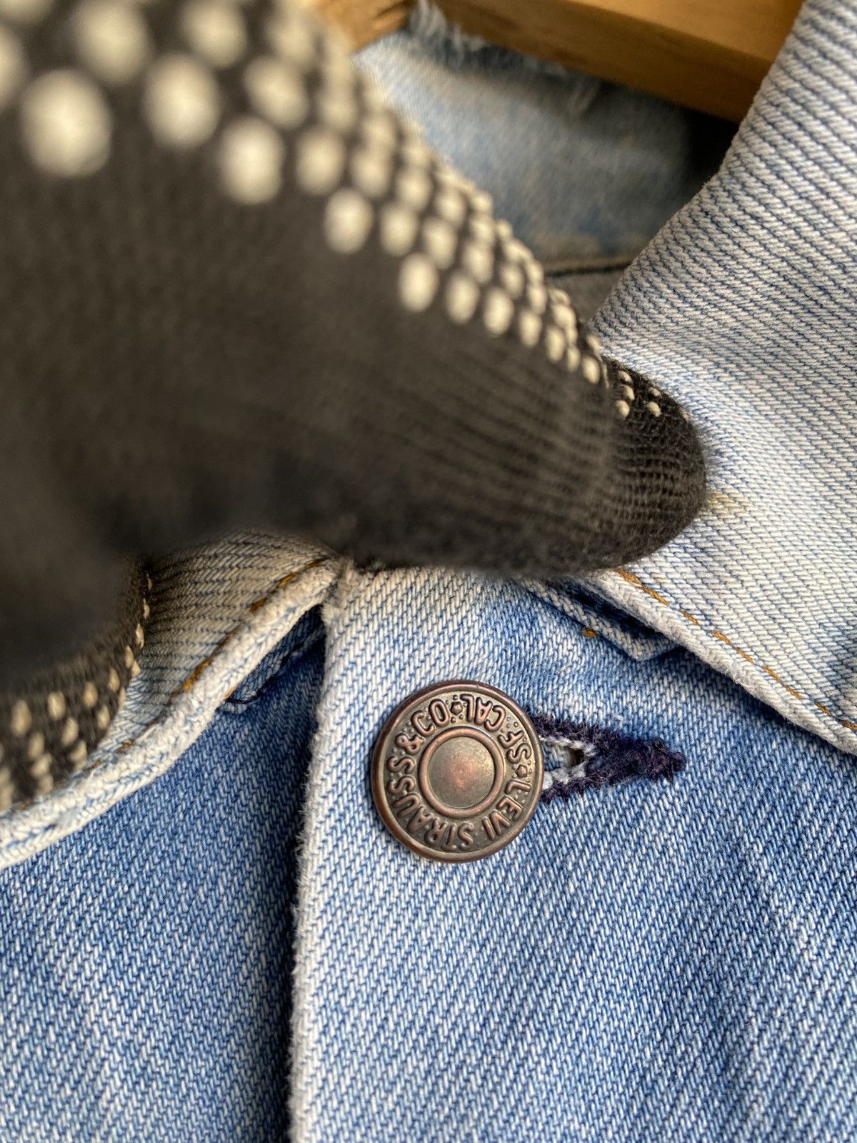 Levi's Vintage 1980s Levi’s 70505 Denim Jacket Light Wash Trucker Size US M / EU 48-50 / 2 - 11 Thumbnail