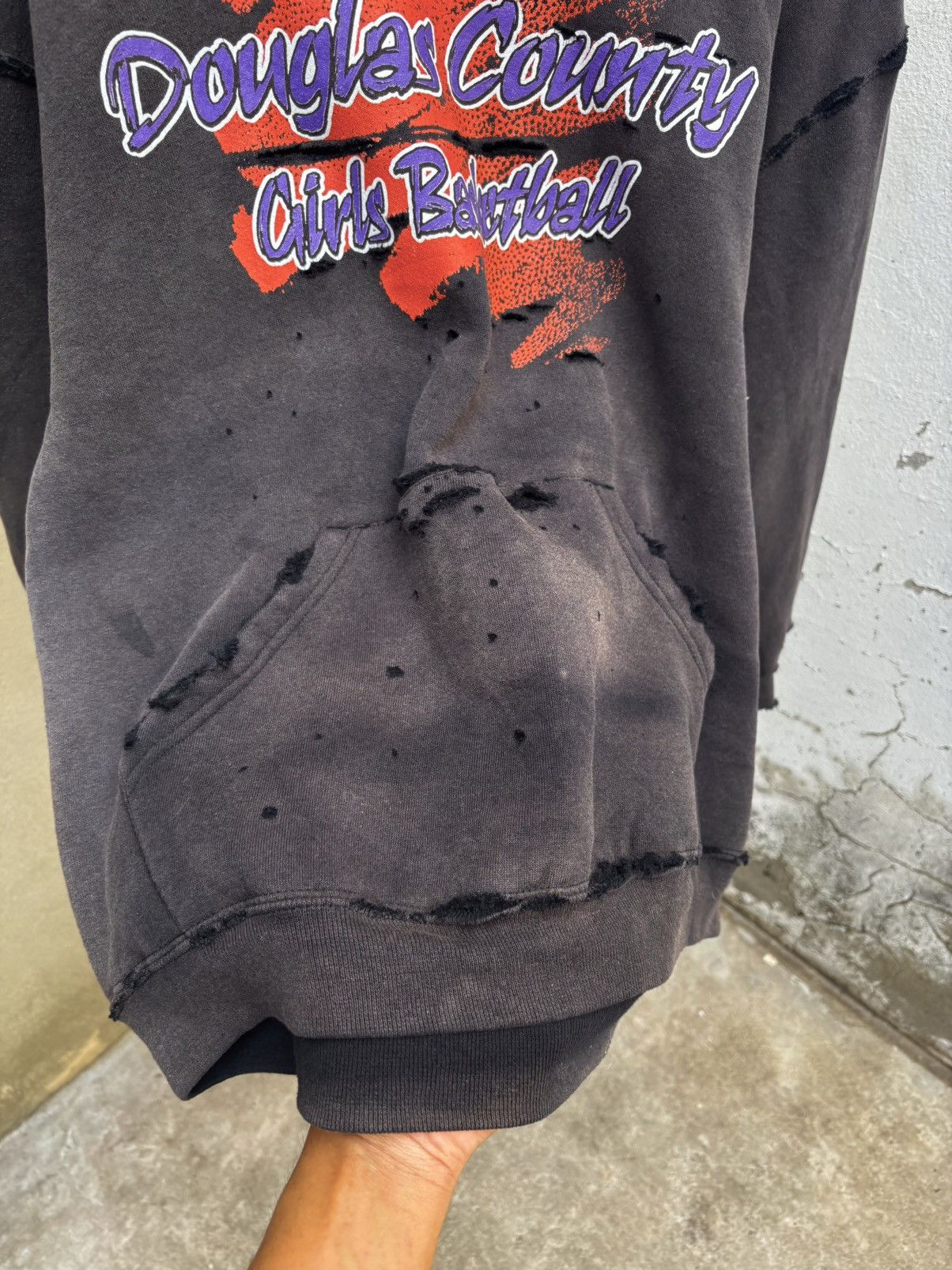 Vintage Faded Distressed Thrashed Russell Hoodie Douglas County ERD Size US L / EU 52-54 / 3 - 14 Thumbnail