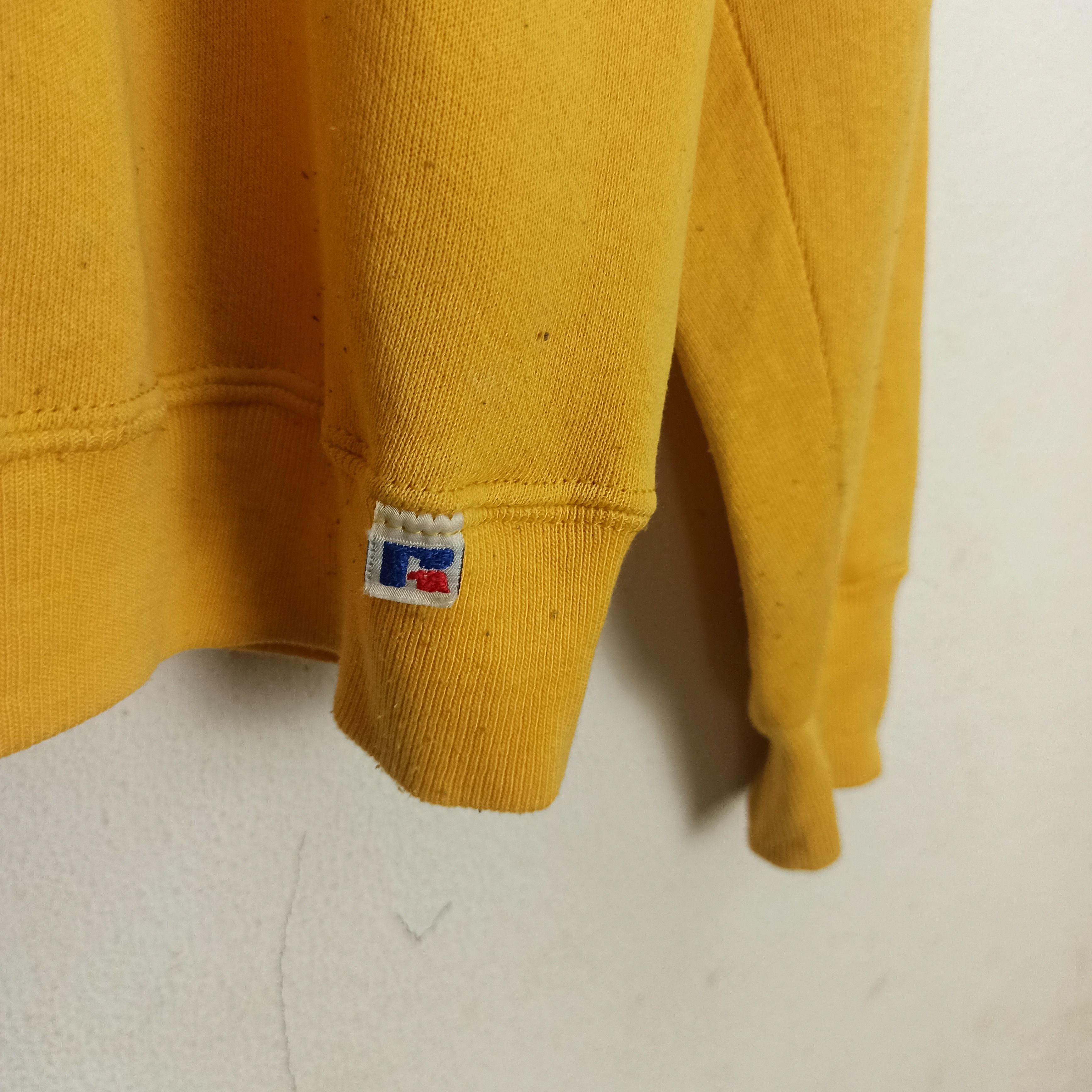 Russell Athletic vintage Distressed Russell Athletic Sweatshirt Size US L / EU 52-54 / 3 - 5 Thumbnail