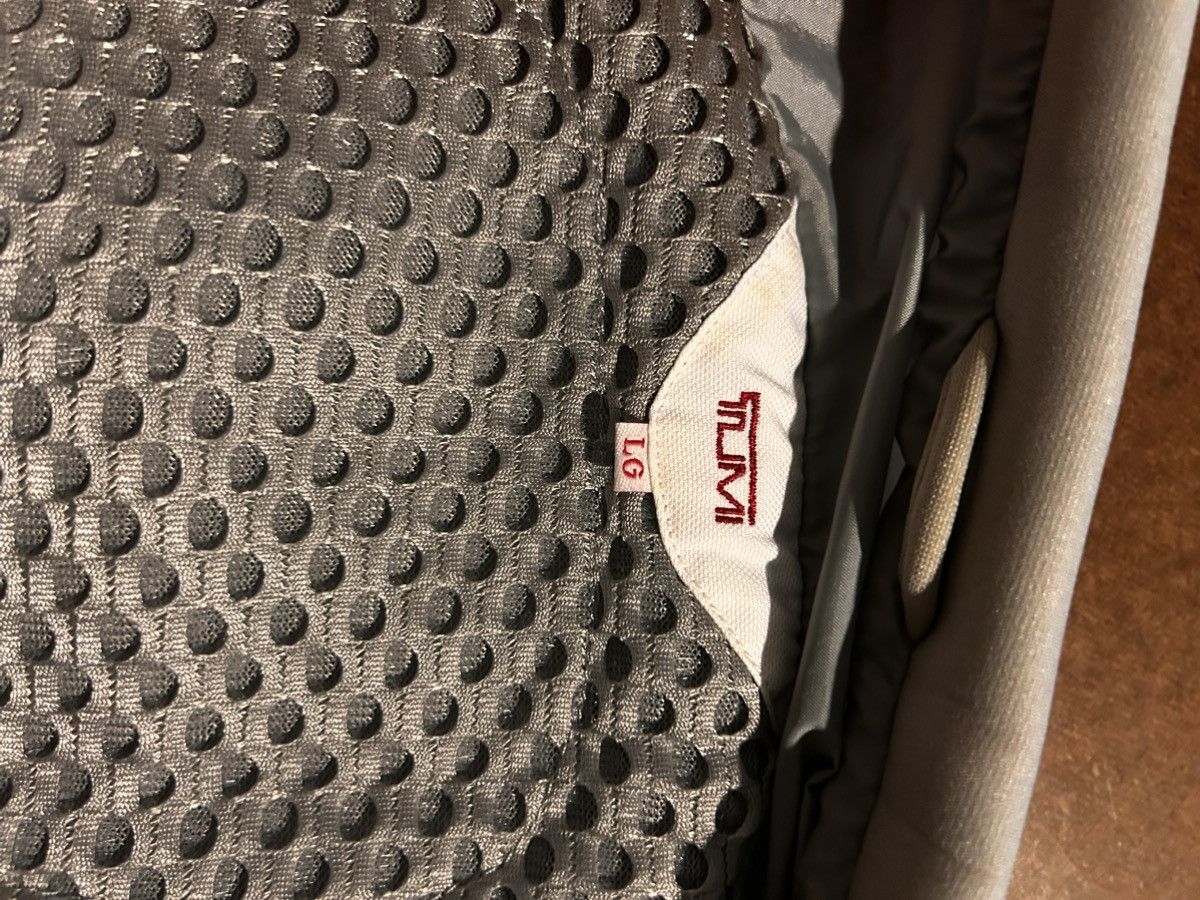 Tumi Tumi travelers vest Size US L / EU 52-54 / 3 - 5 Thumbnail
