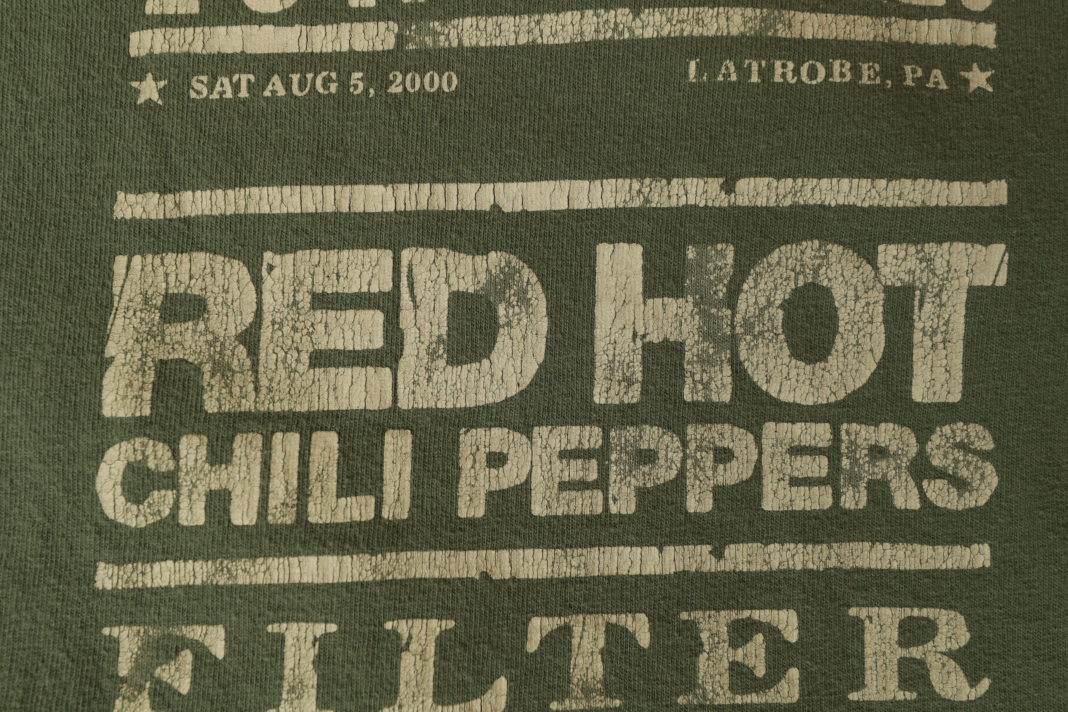 Band Tees × Gildan × Vintage Rolling Rock Town Fair 2000 Red Hot Chili Peppers Tee (L) Size US L / EU 52-54 / 3 - 12 Thumbnail