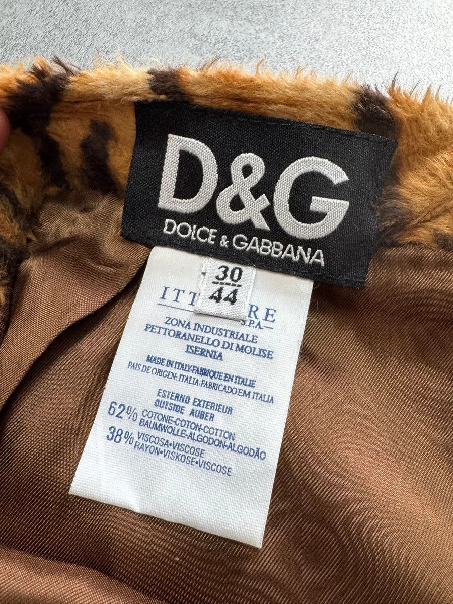 Dolce & Gabbana 2000s Dolce & Gabbana Tiger Faux Fur Skirt Size 26" / US 2 / IT 38 - 5 Thumbnail