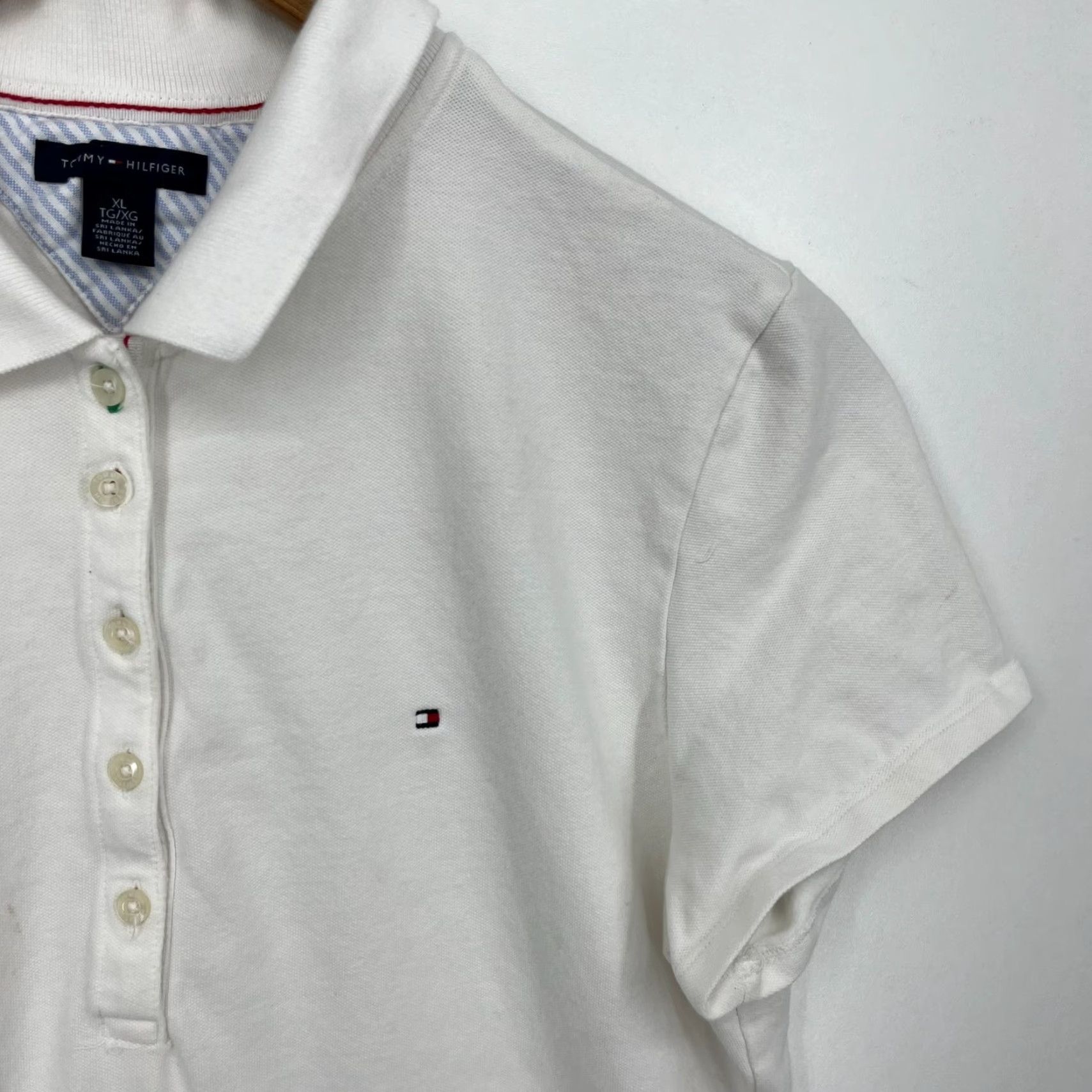 Tommy Hilfiger Tommy Hilfiger Polo Shirt Women's XL White Solid Cotton Blend Logo Button Collared Casual Times: 90s? (adjusted) Size XL / US 12-14 / IT 48-50 - 5 Thumbnail