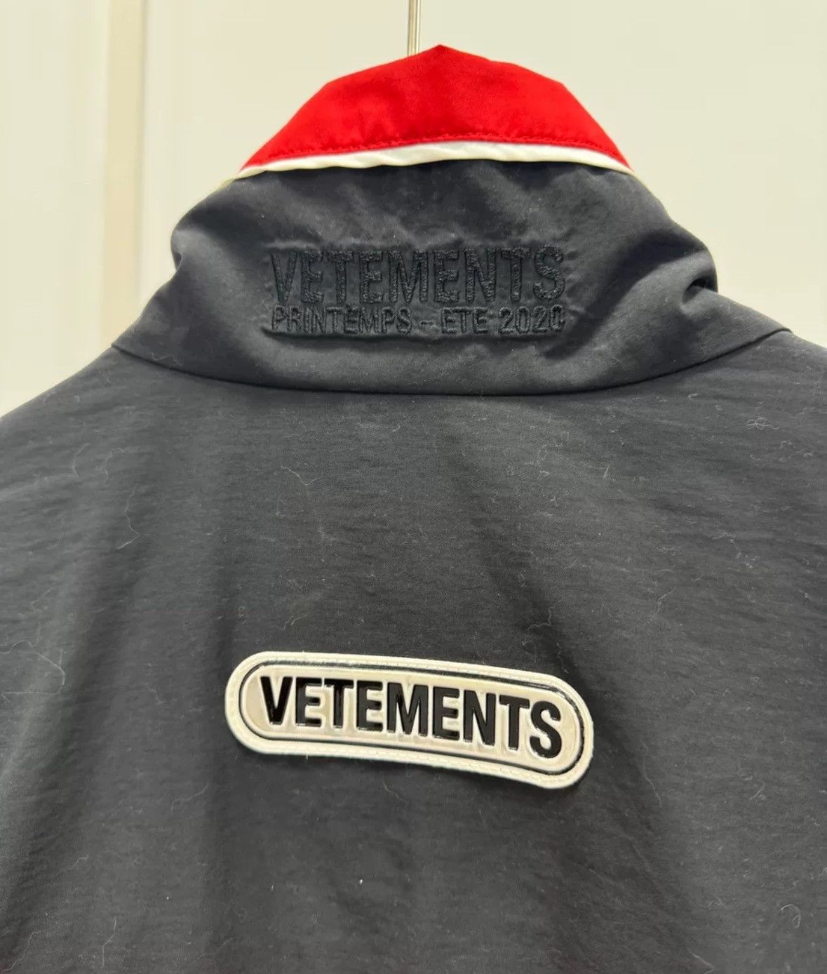 Vetements Vetements 20SS Black and Red Jacket2412-Nextarrow Size US S / EU 44-46 / 1 - 5 Thumbnail