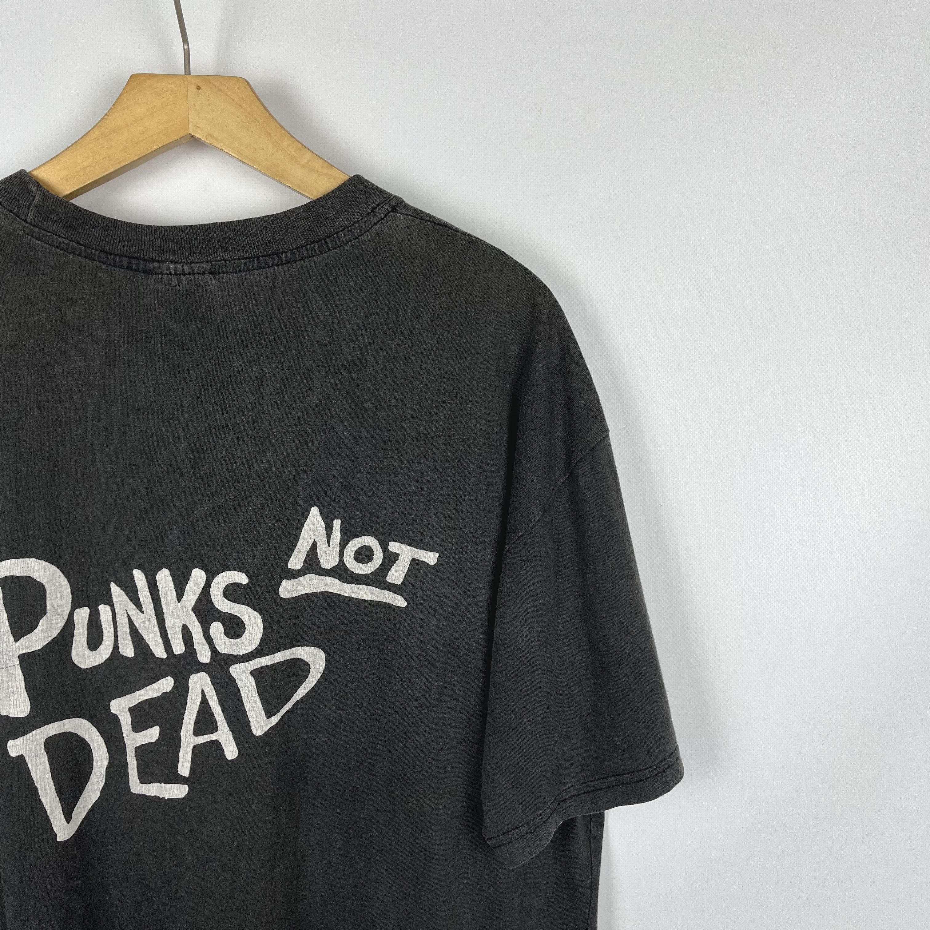 Vintage Vintage Punks Not Dead Graphic T Shirt 90’s Size US XL / EU 56 / 4 - 15 Thumbnail
