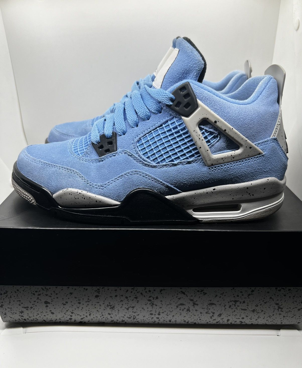 Jordan Brand Air Jordan 4 Retro University Blue (GS) Size US 7 / EU 40 - 5 Thumbnail