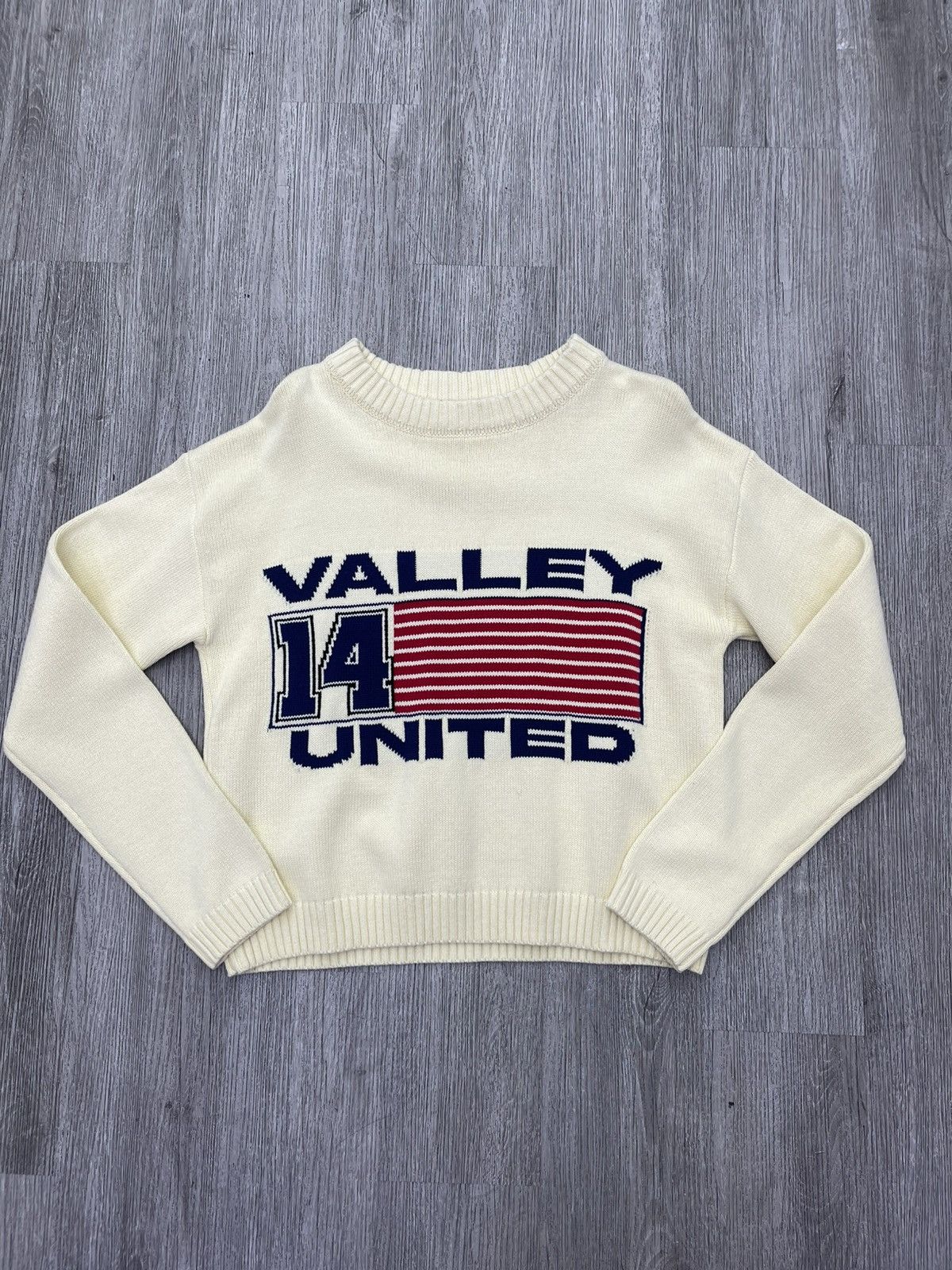 Vale Vale lives “united knit” crewneck cream Size US M / EU 48-50 / 2 - 1 Thumbnail