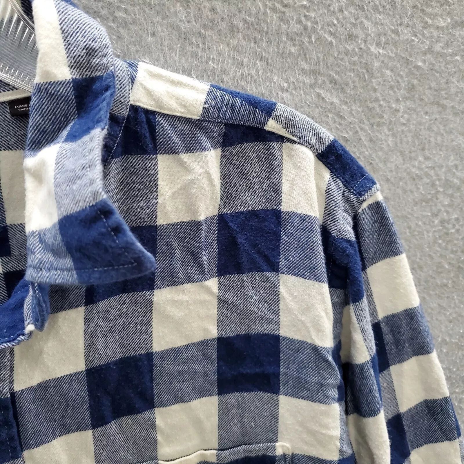 Uniqlo Uniqlo Size M Plaid Shirt Size US M / EU 48-50 / 2 - 3 Thumbnail