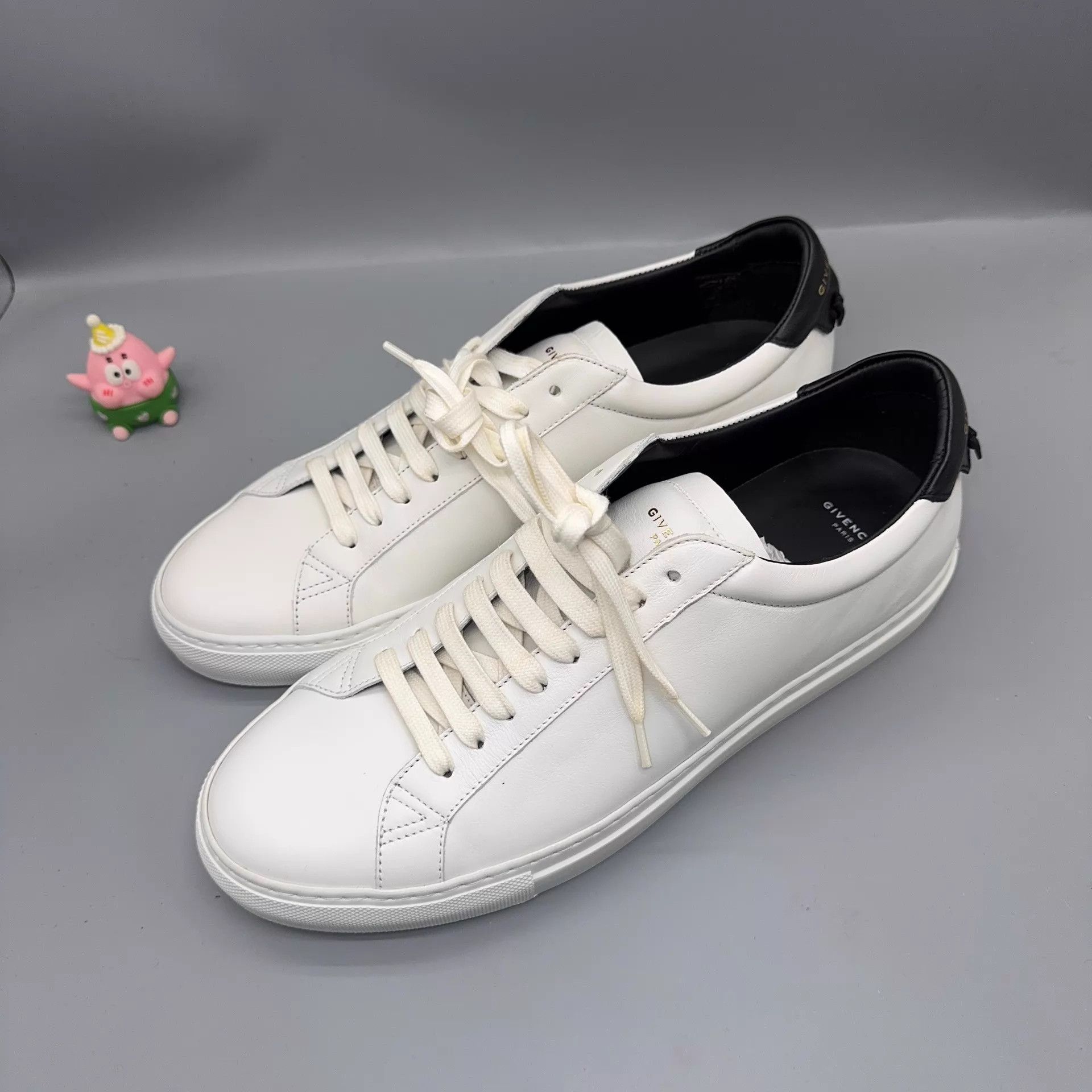 Givenchy Givenchy Urban Black Tail Sneaker 43 Size US 10 / EU 43 - 1 Thumbnail