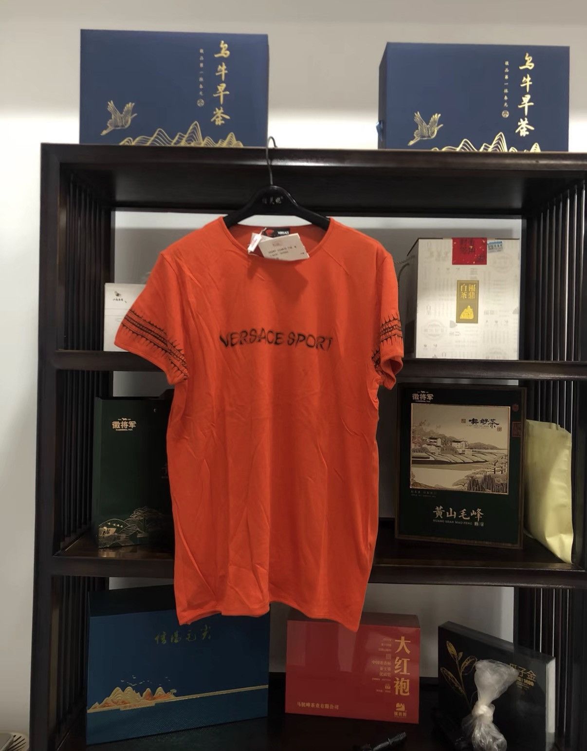 Versace Versace Sport Short Sleeve J2 Size US M / EU 48-50 / 2 - 1 Thumbnail