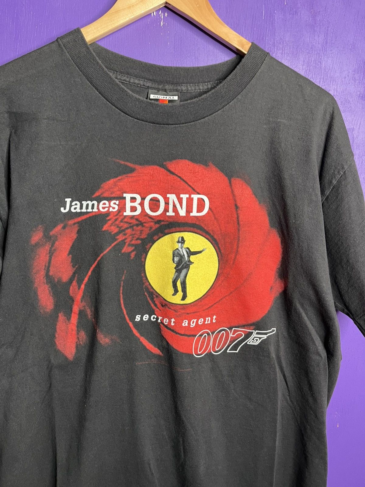 Vintage Vintage 90s James Bond 007 secret agent t-shirt Size US L / EU 52-54 / 3 - 3 Thumbnail