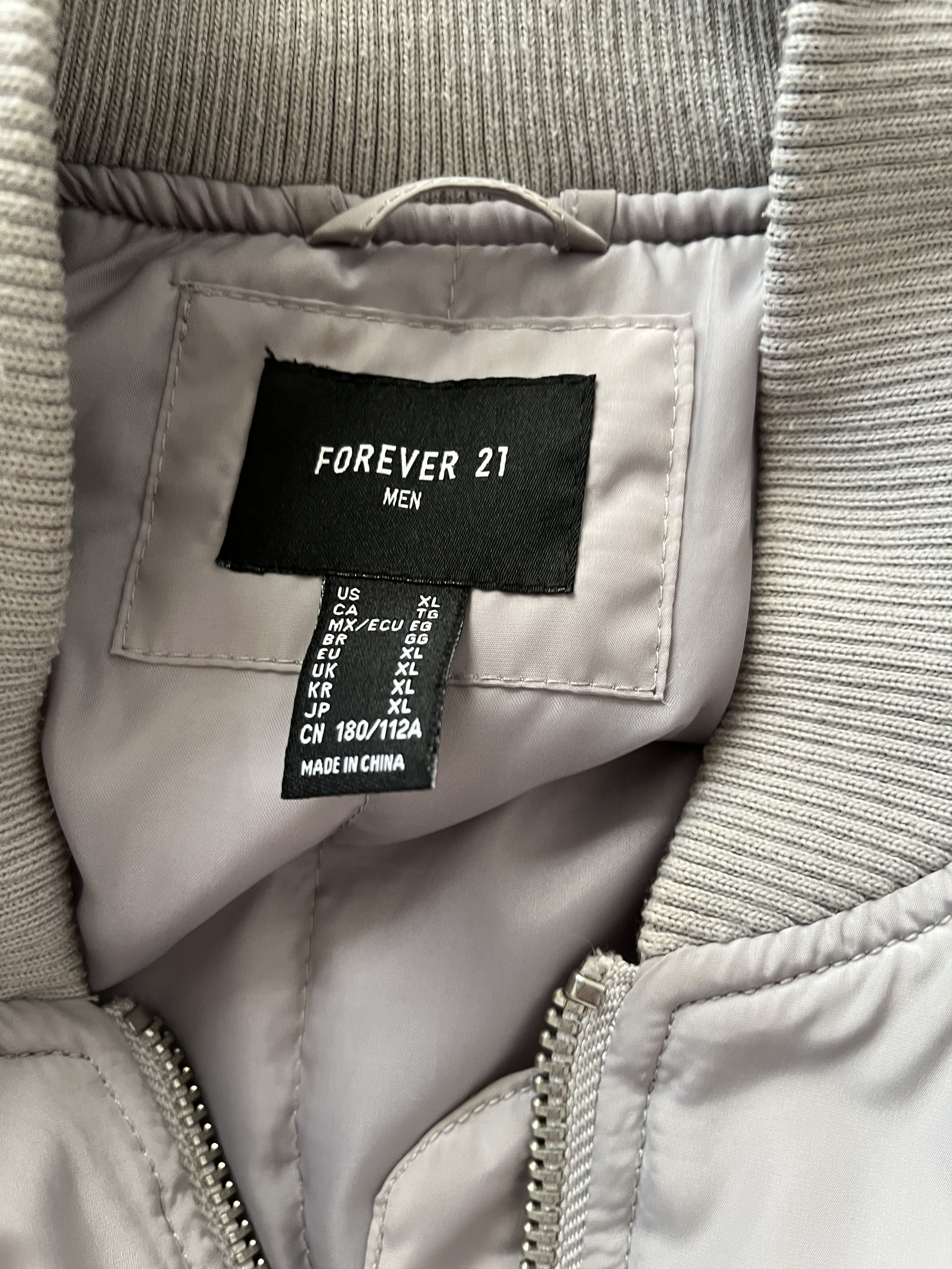 Forever 21 Padded Bomber Jacket Size US XL / EU 56 / 4 - 4 Thumbnail