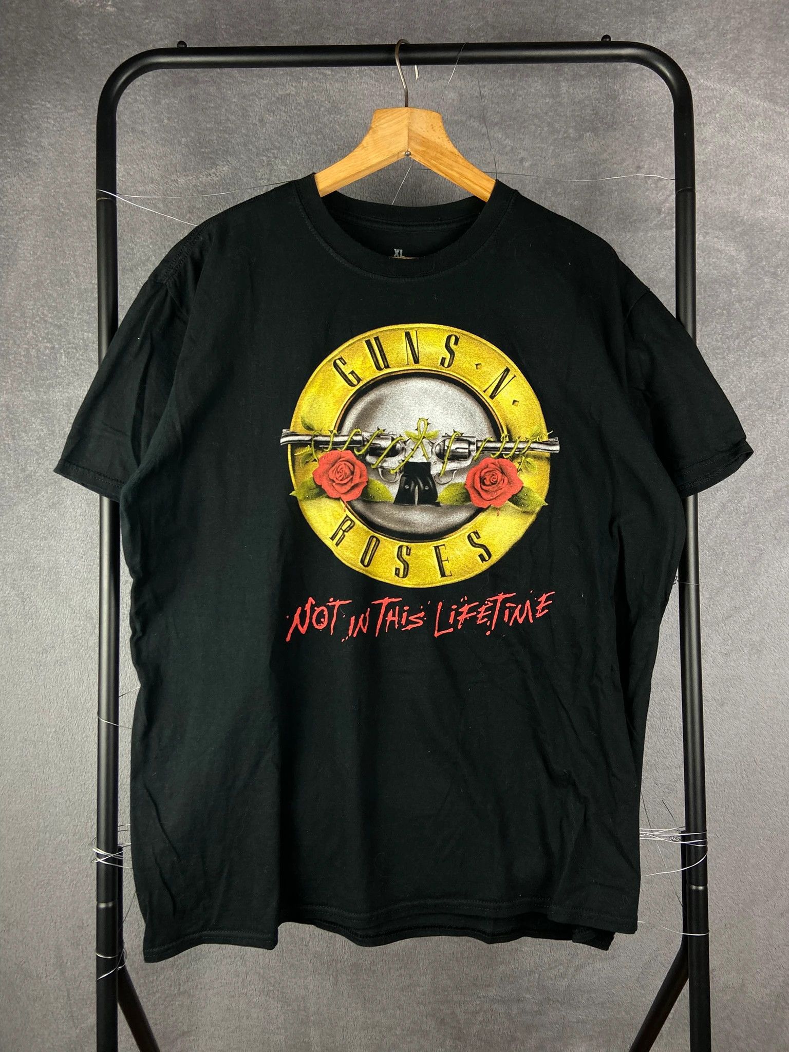 Guns N' Roses Guns N Roses t-shirt black band tee vintage Size US XL / EU 56 / 4 - 1 Thumbnail