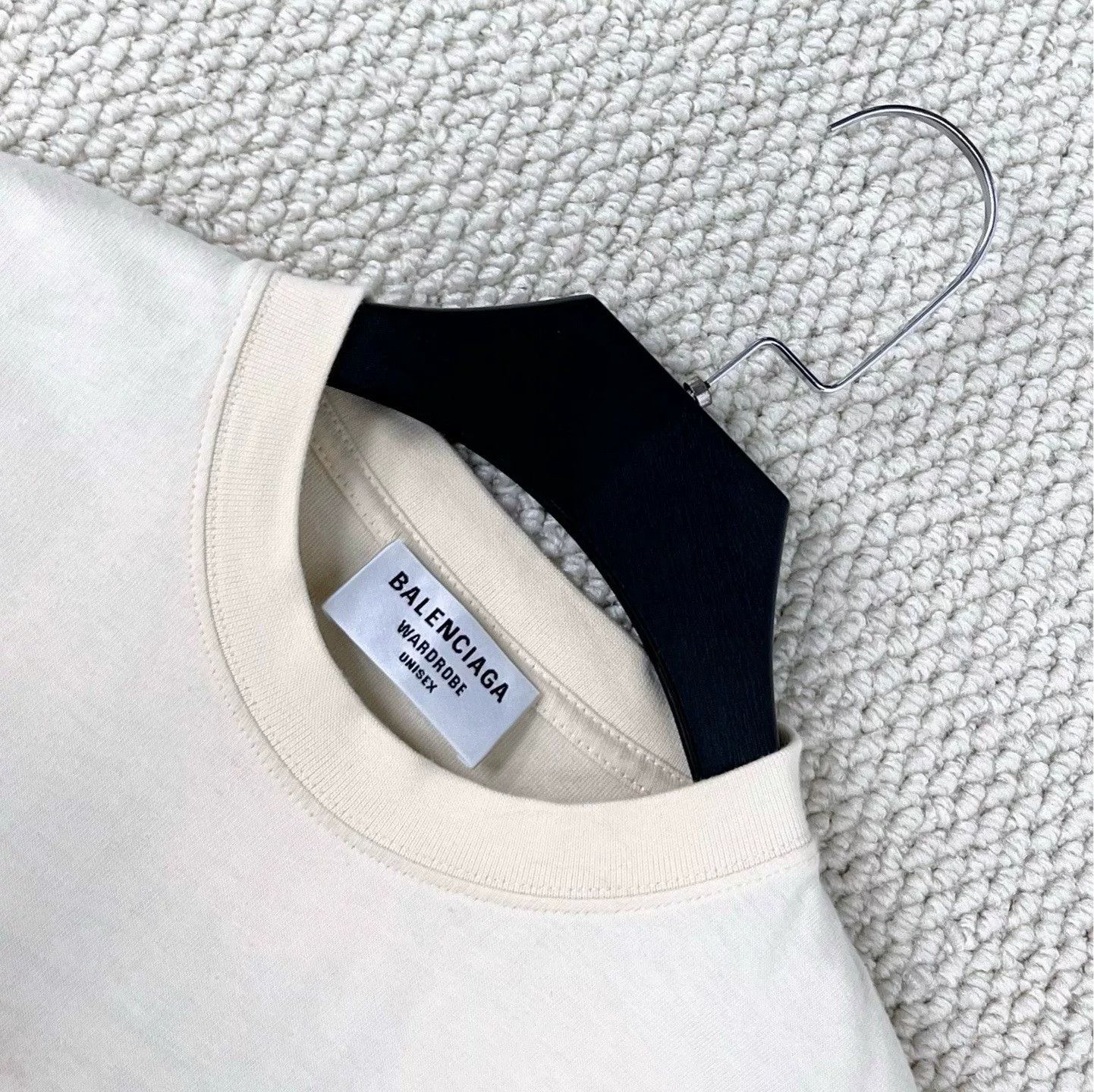 Balenciaga Balenciaga Beige Embroidered Wave T-Shirt Size US S / EU 44-46 / 1 - 3 Thumbnail