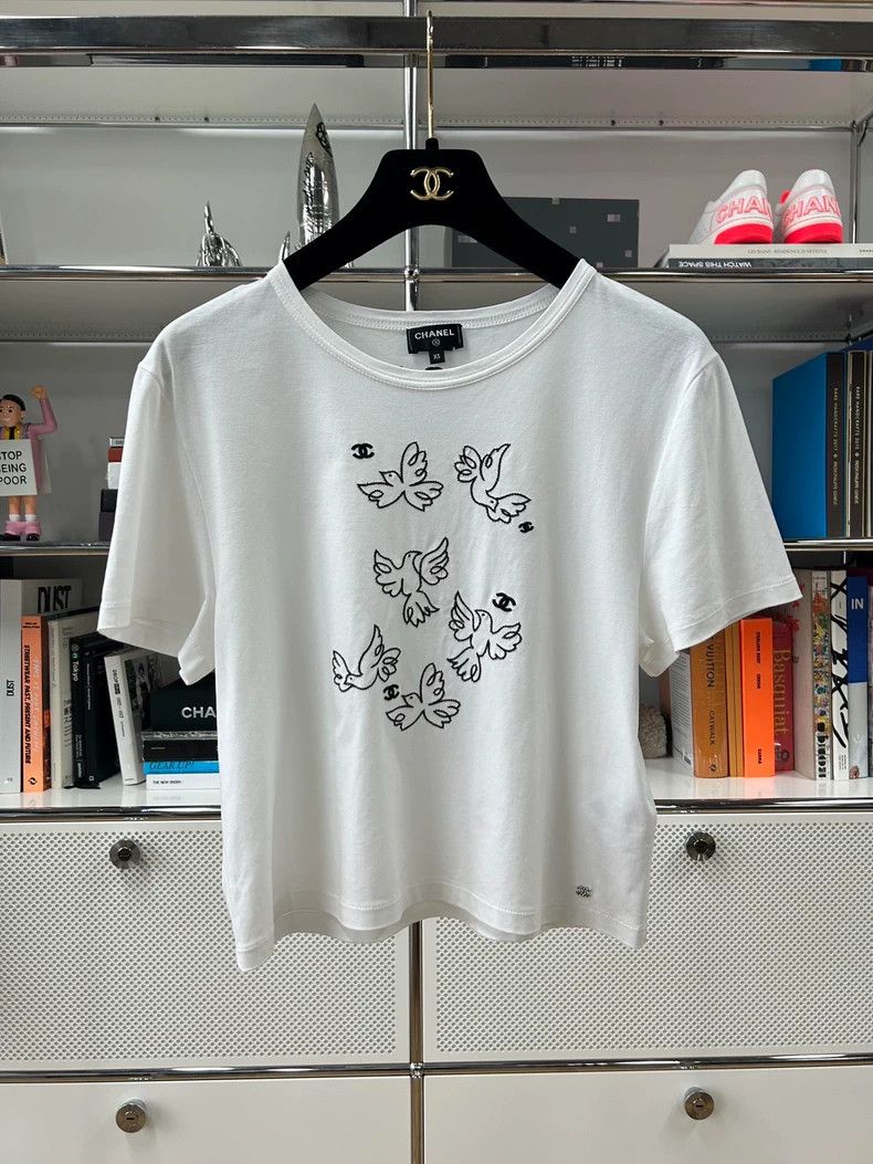 Chanel Short Sleeve T-Shirt with Doves Design dmc
