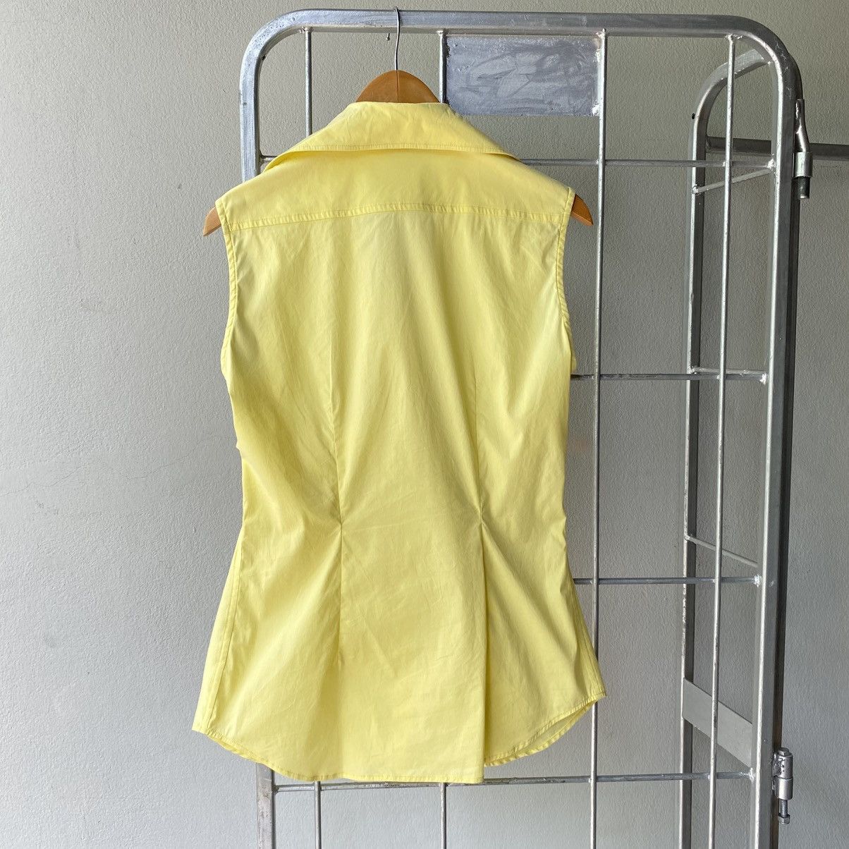Yves Saint Laurent Yves Saint Laurent Yellow Sleeveless Tie-Front Blouse Size S / US 4 / IT 40 - 8 Thumbnail