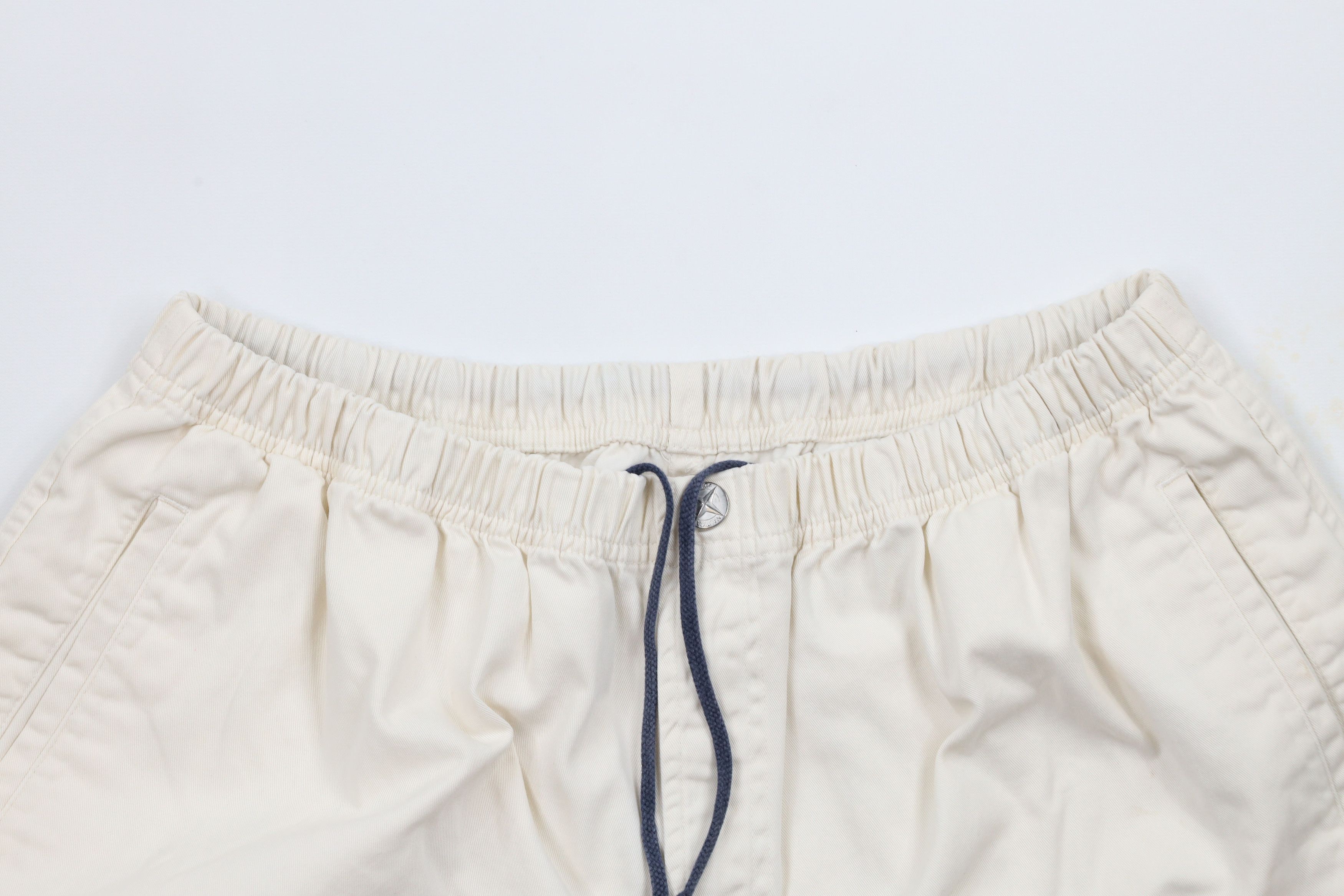 Nautica × Vintage Vintage 90s Nautica Spell Out Above Knee Shorts Cream Size US 34 / EU 50 - 2 Thumbnail