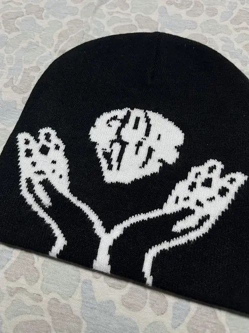 Japanese Brand Hands Holding Diamond No Cuff Winter Knit Beanie Hat OS Size ONE SIZE - 2 Thumbnail