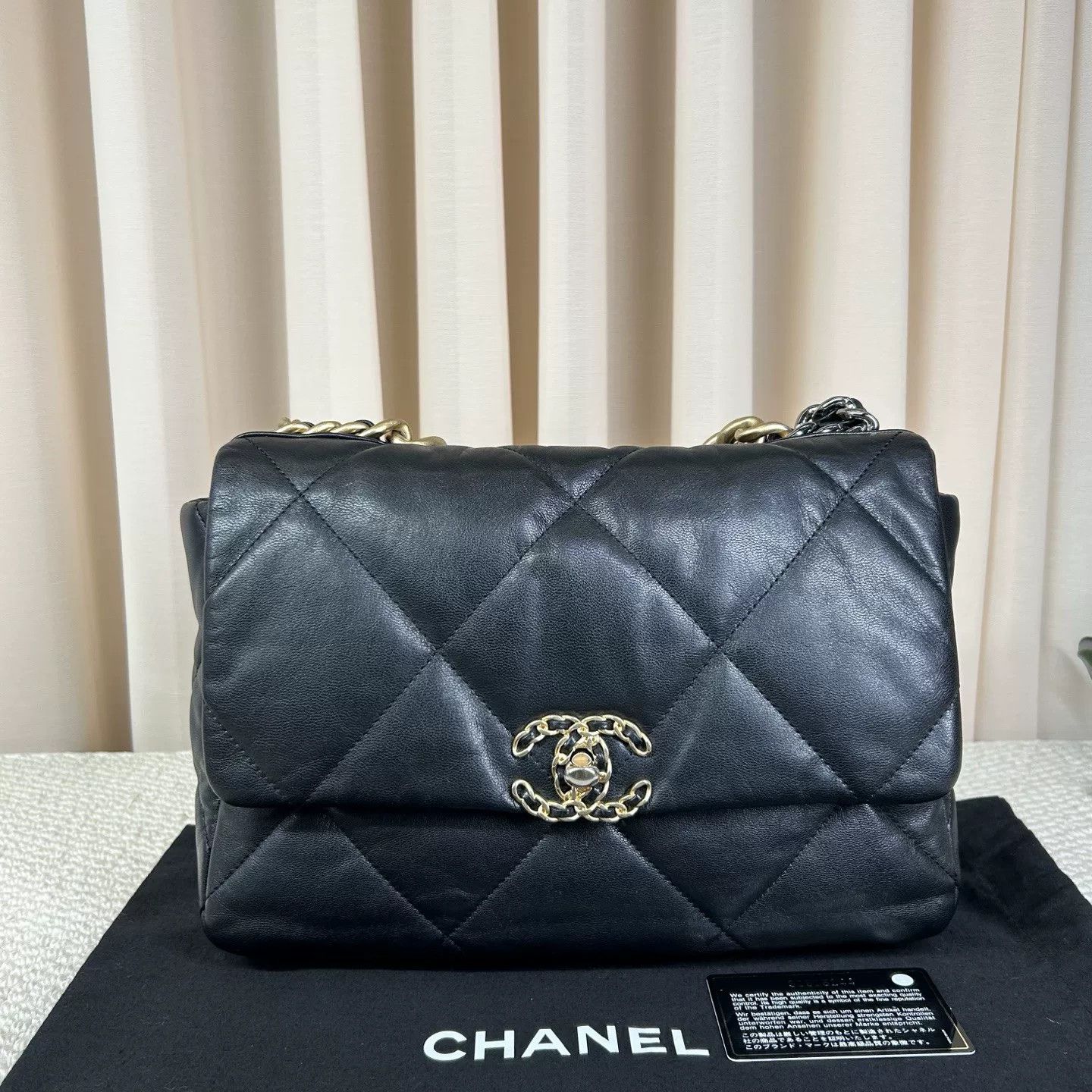 Chanel Pre-loved Bag Very good condition Size ONE SIZE - 1 Thumbnail