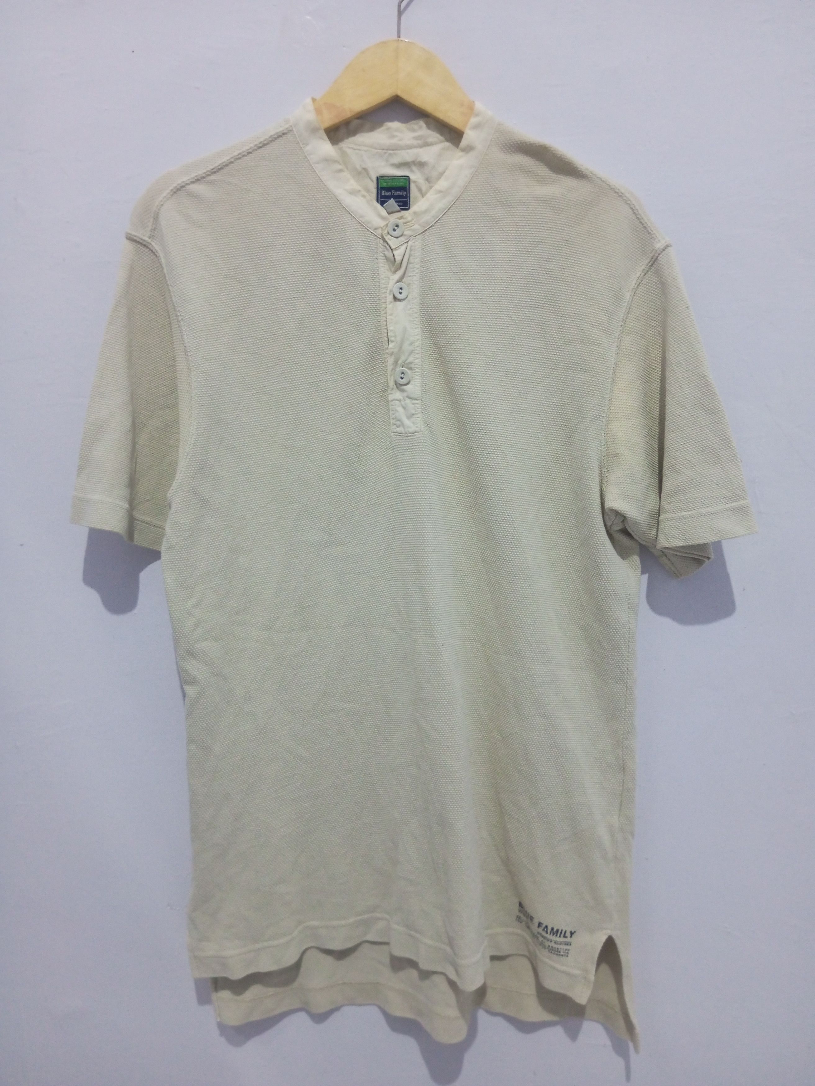 image of Vintage United Colors Of Benetton Half Button Tshirt in Cream, Men's (Size Medium)