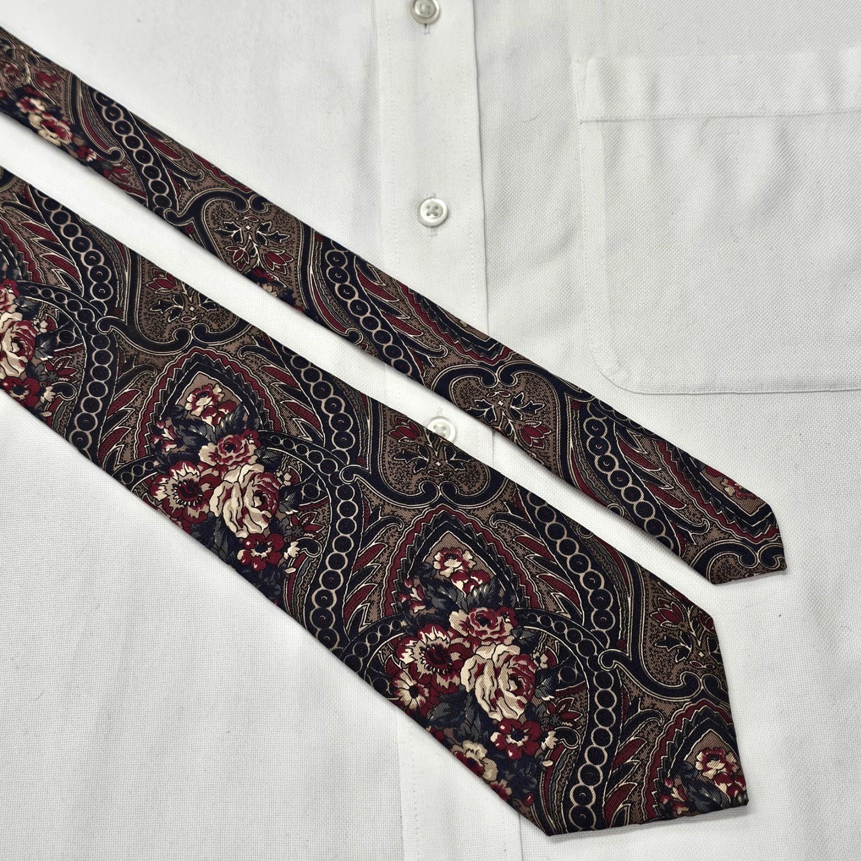 Etro VINTAGE Wembley Men’s Necktie 57" X 3 ¾” Black Red Blue floral 100% Silk Retro Size ONE SIZE - 3 Thumbnail