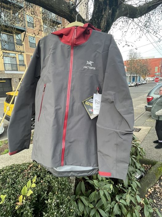 Arc'Teryx GORETEX Beta ReCut Jacket (52/200) | Grailed
