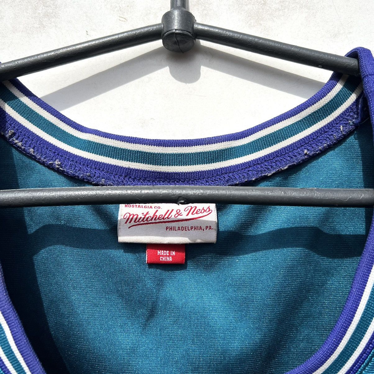 Mitchell & Ness × NBA Charlotte Hornets NBA jersey Size US M / EU 48-50 / 2 - 4 Thumbnail