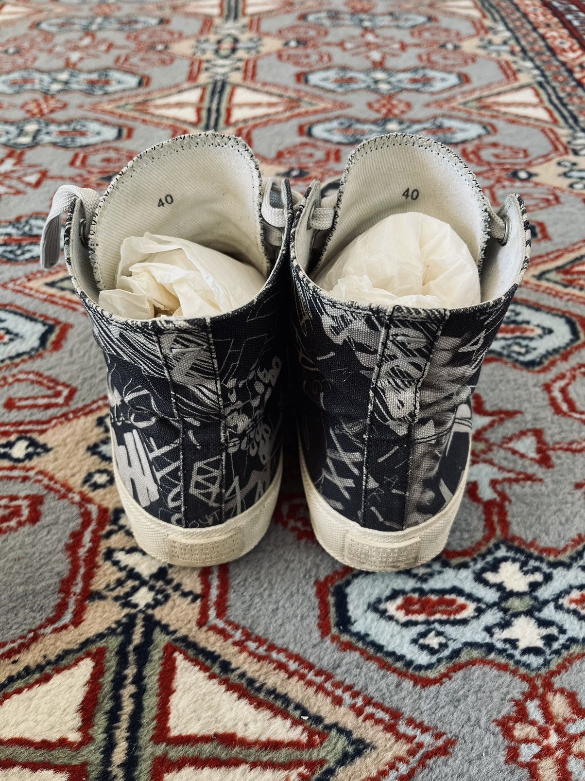 Maison Margiela Maison Martin Margiela High Top Graffiti tabi Size US 9 / IT 39 - 2 Thumbnail