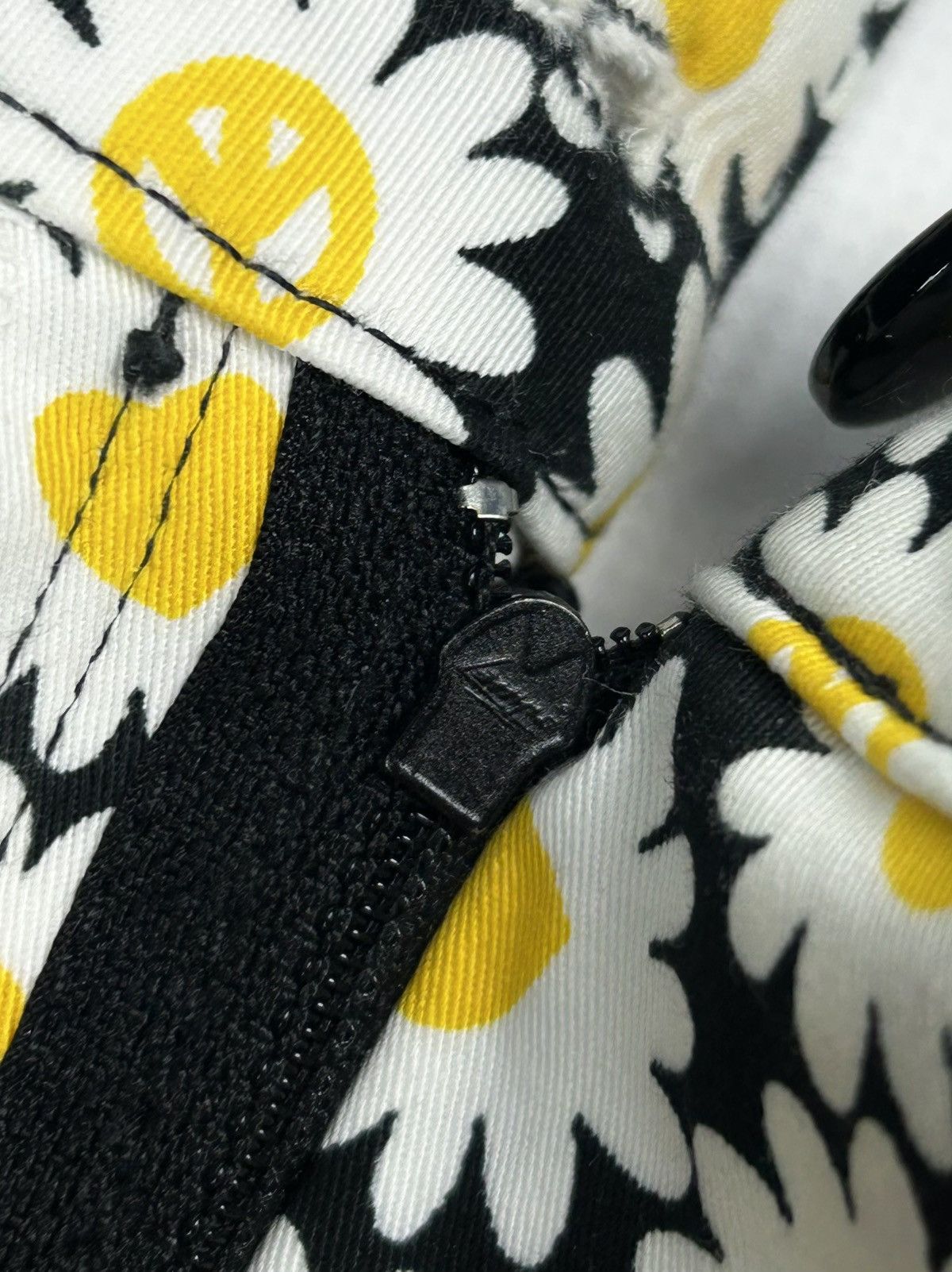 Love Moschino × Vintage Love Moschino Casual Trouser monogram flowers print pants Size 30" / US 8 / IT 44 - 10 Thumbnail