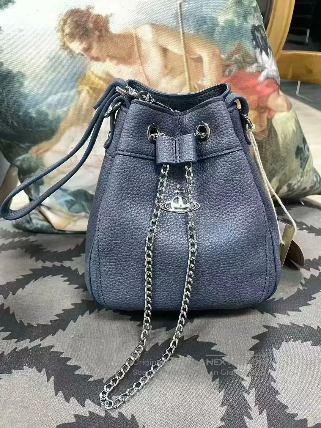 Vivienne Westwood Vivienne Westwood Saturn Bucket Bag. Size ONE SIZE - 1 Thumbnail