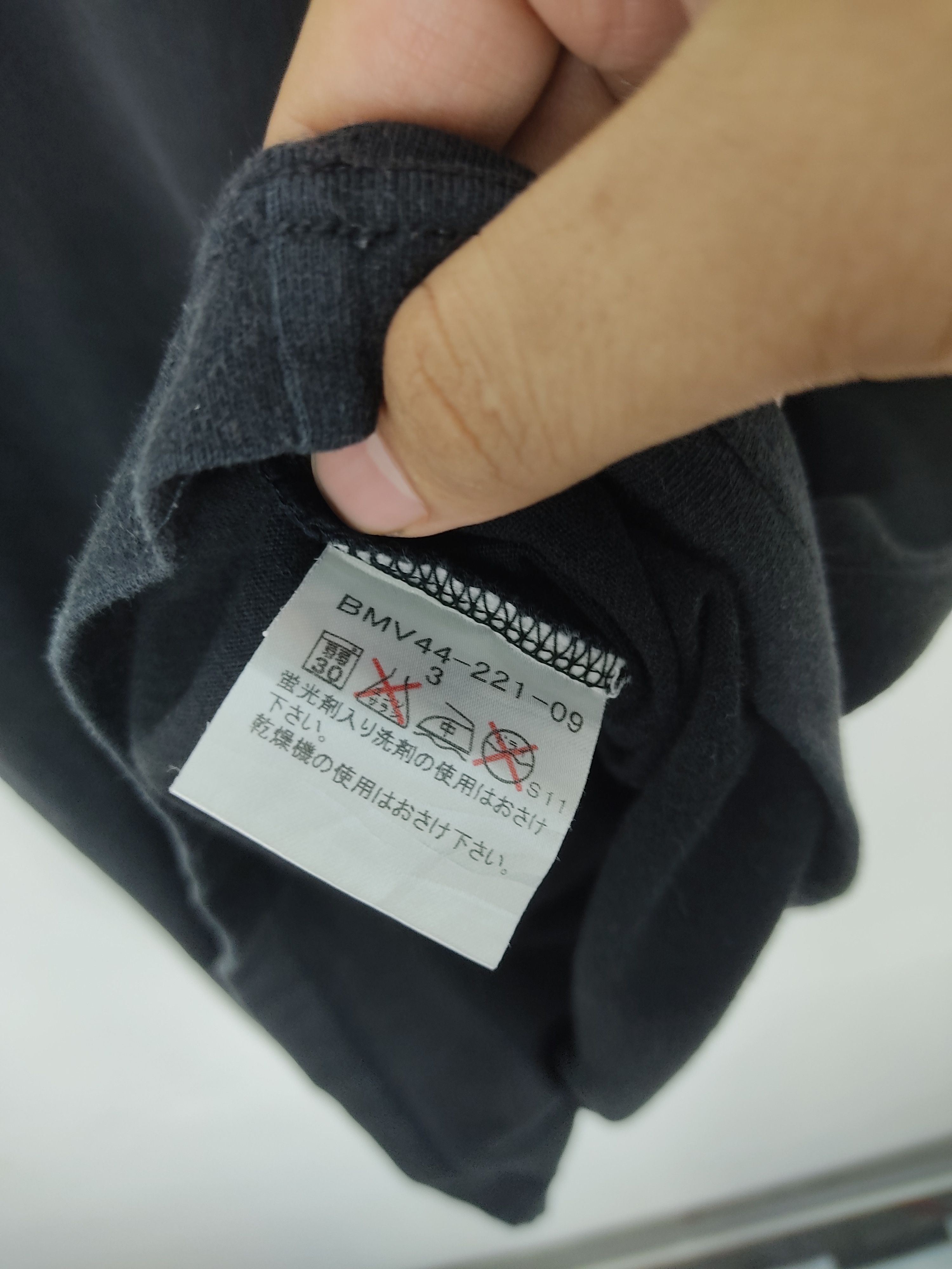 Burberry Burberry Black Label V Neck T-shirt Size US M / EU 48-50 / 2 - 10 Thumbnail