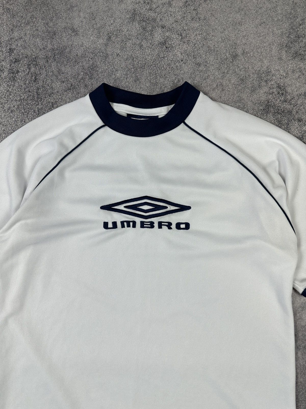 Umbro Vintage Umbro Big Logo T-shirt Streetwear Style Rare Casual Size US S / EU 44-46 / 1 - 2 Thumbnail