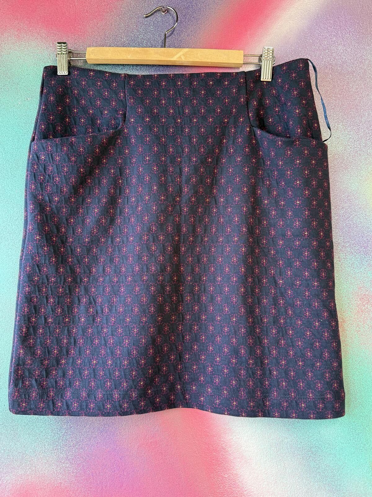 Other FatFace Jennie Navy Ditsy Floral Geo Jersey Mini Skirt Size 30" / US 8 / IT 44 - 1 Thumbnail