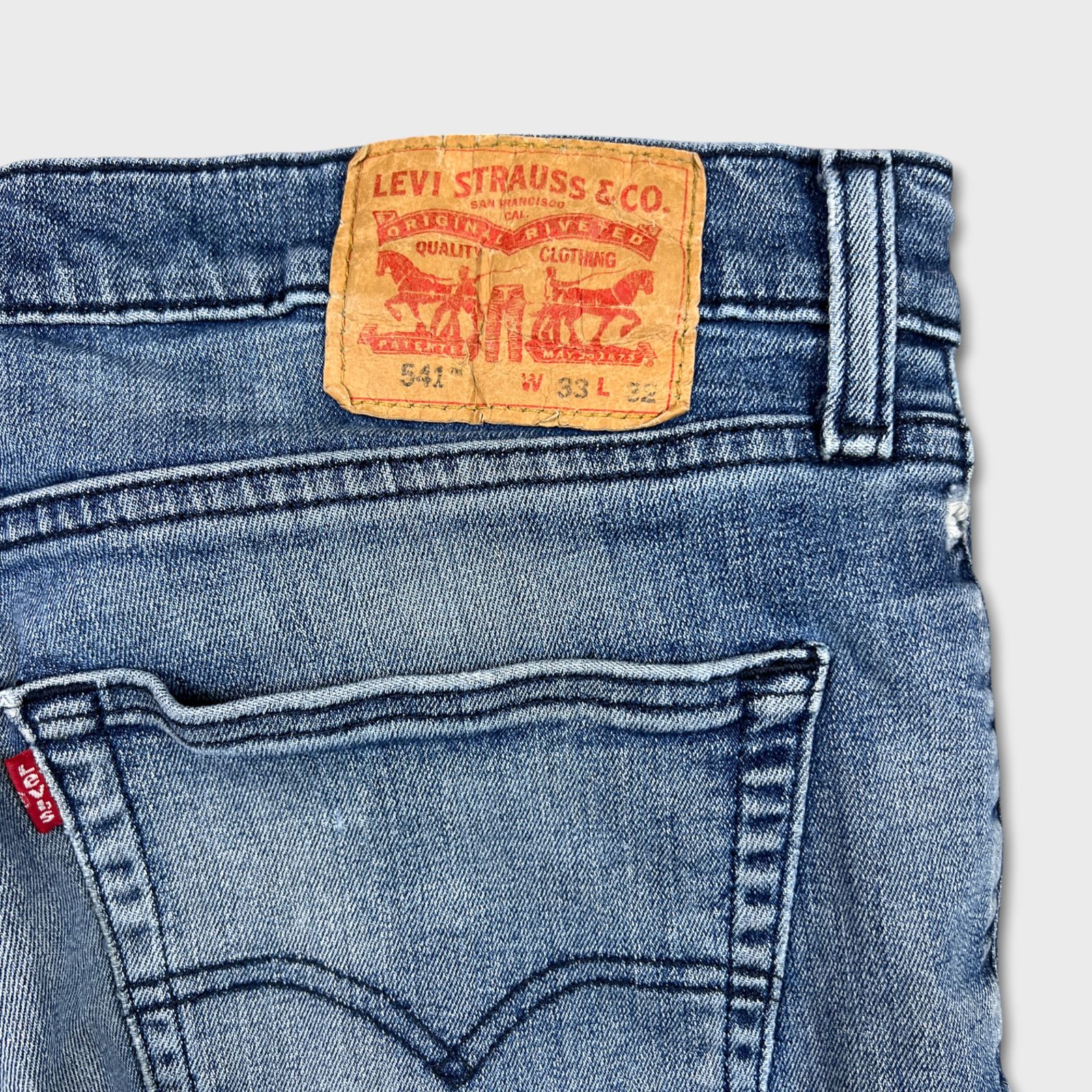 Levi's × Vintage Levi's 541 Jeans 33x32 Athletic Taper Fade Distressed Denim Size US 33 - 9 Thumbnail