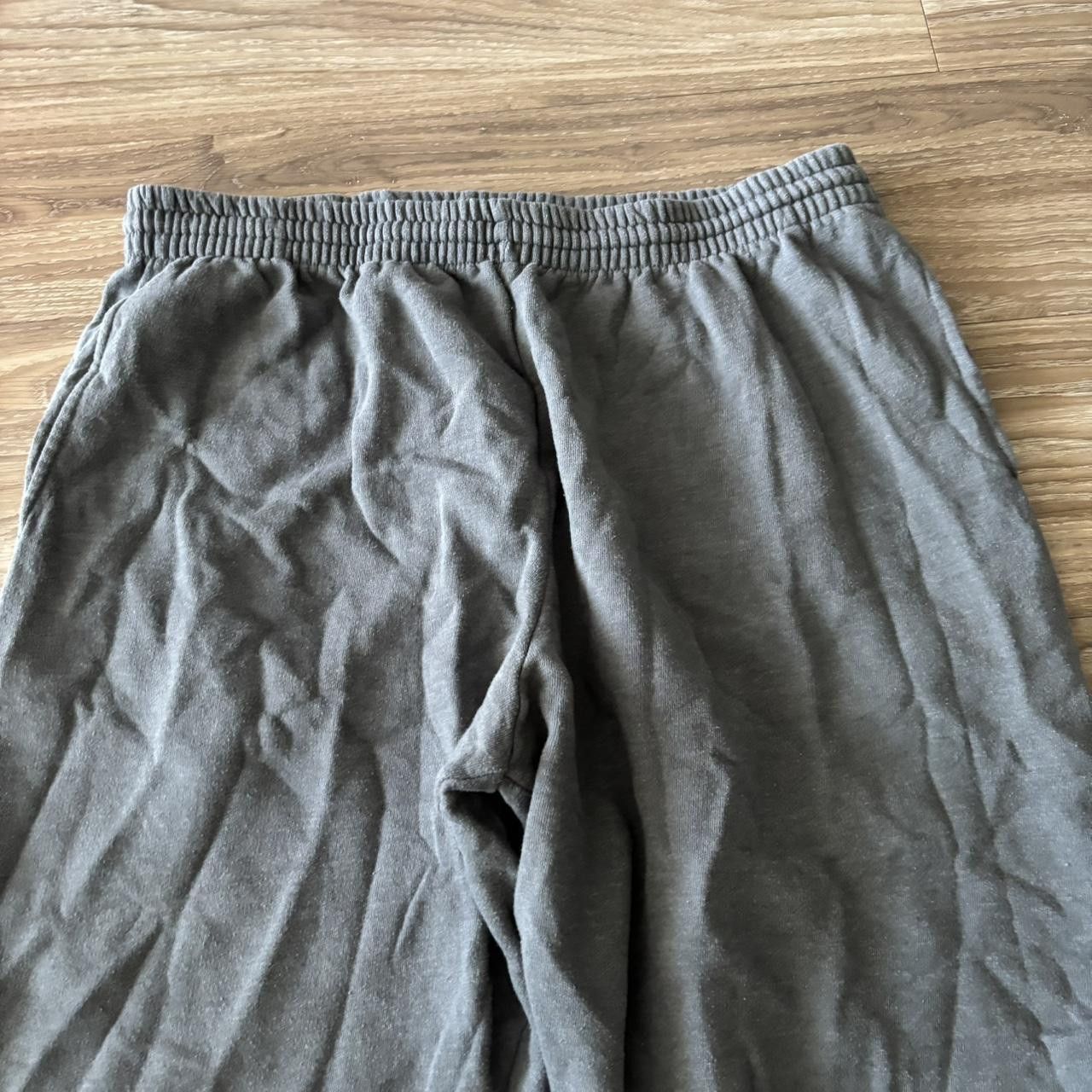 Vintage Crazy Vintage Y2K/2000s Baggy Grey Skater Essential Sweatpants! Fits L Size US 36 / EU 52 - 4 Thumbnail