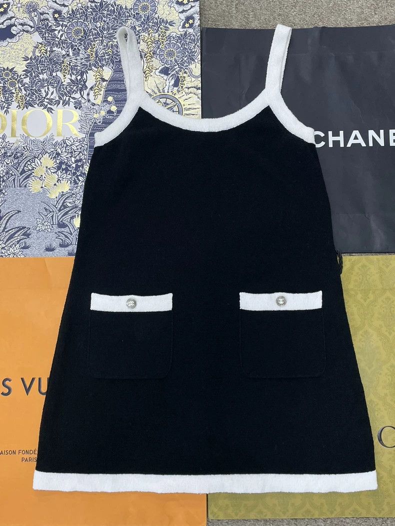 Chanel Chanel Black and white color-blocked strap dress Size S / US 4 / IT 40 - 1 Thumbnail