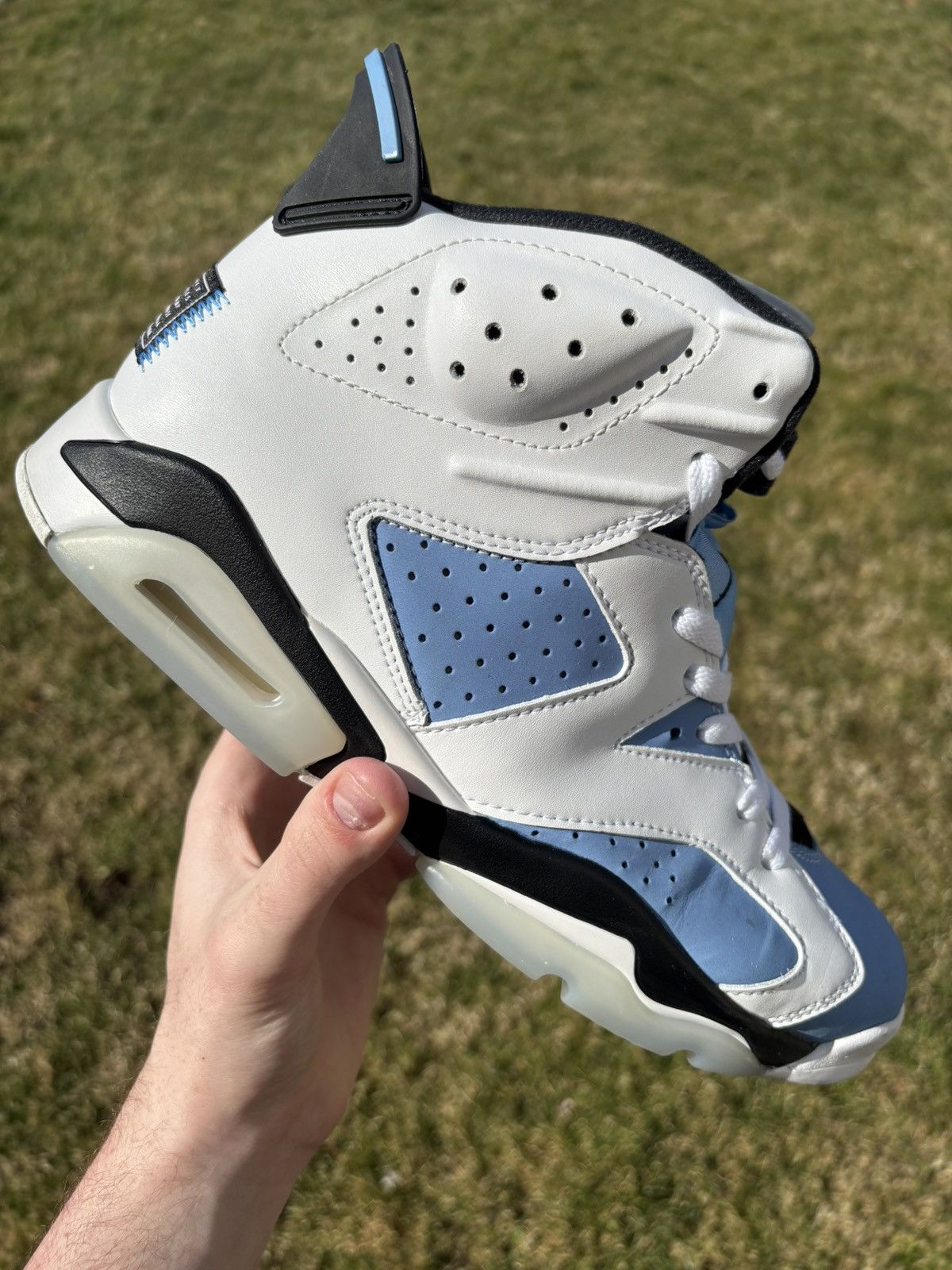 Jordan Brand Jordan 6 Retro UNC Home 2022 Size 10.5 Size US 10.5 / EU 43-44 - 1 Thumbnail