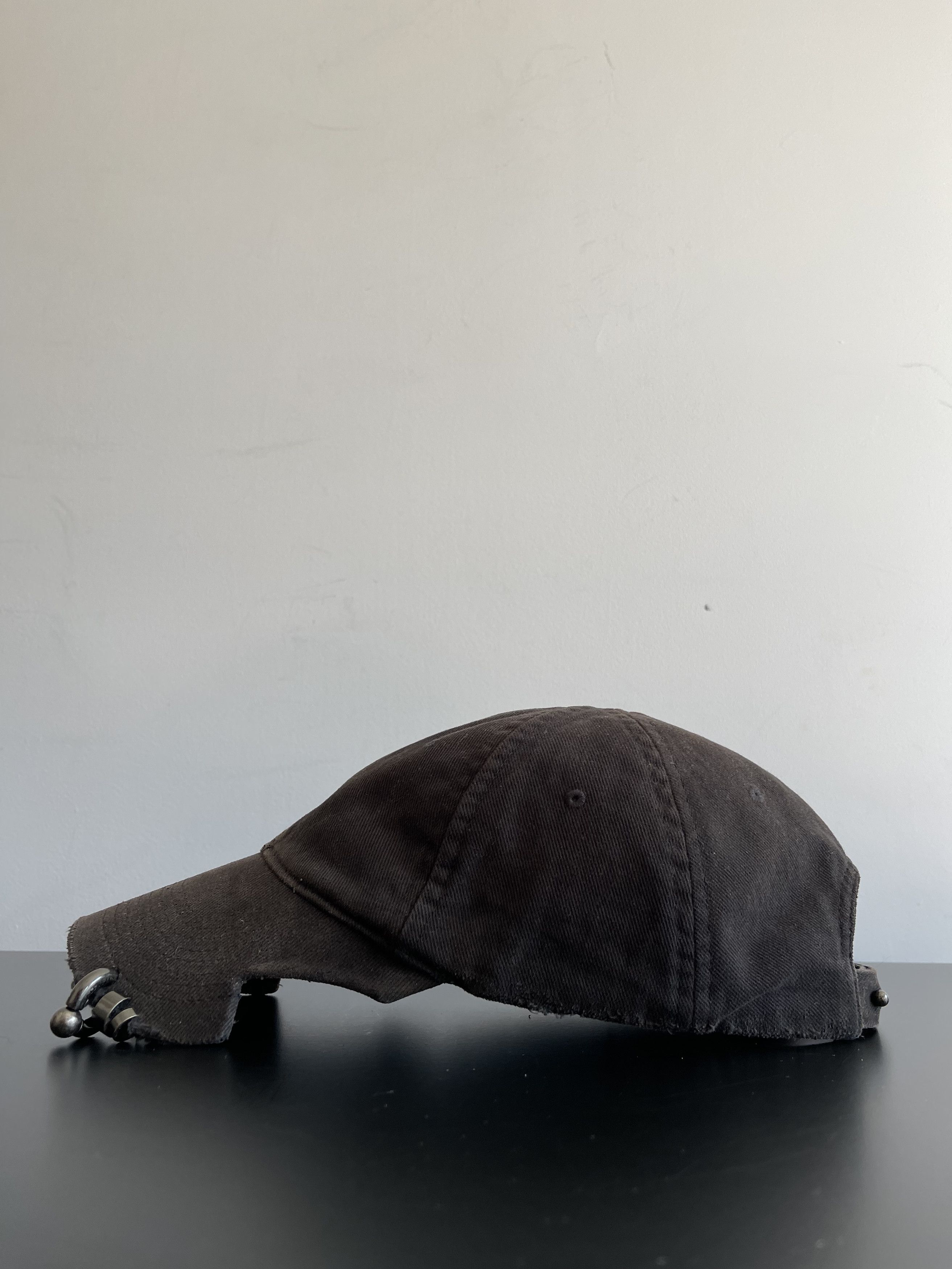 帽子 23SS HEAVY PIERCING CAP balenciaga Balenciaga Heavy Piercing Baseball Cap | Saks Fifth Avenue