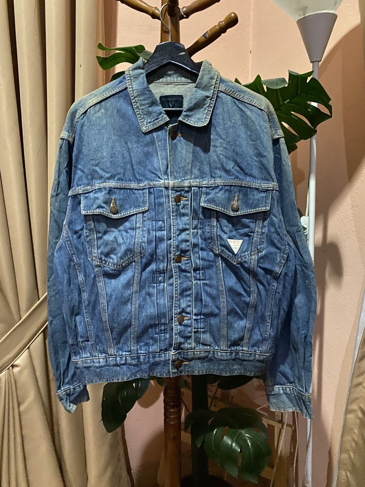 Vintage Vintage Valentino Garavani Jeans Denim Jacket Made in Italy Size US M / EU 48-50 / 2 - 3 Thumbnail