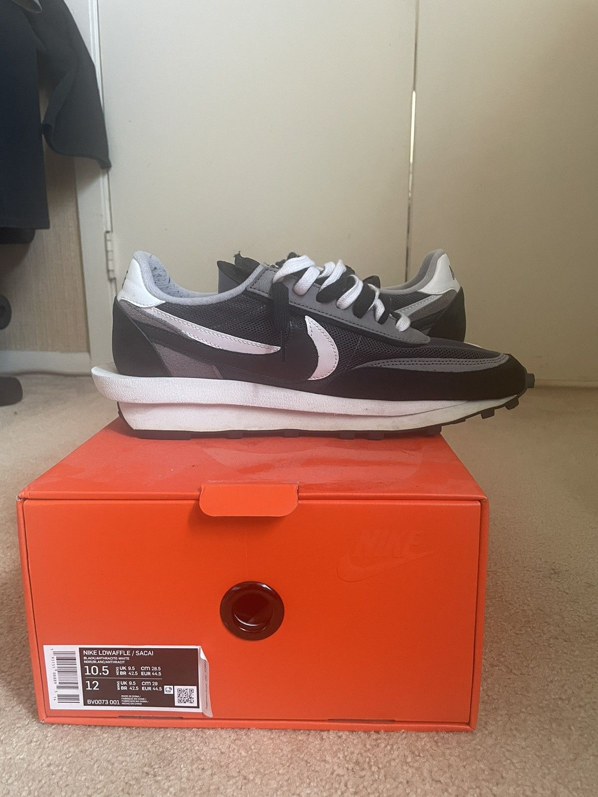 Nike × Sacai Nike sacai x LDWaffle ‘Black’ size 10.5 Size US 10.5 / EU 43-44 - 4 Thumbnail