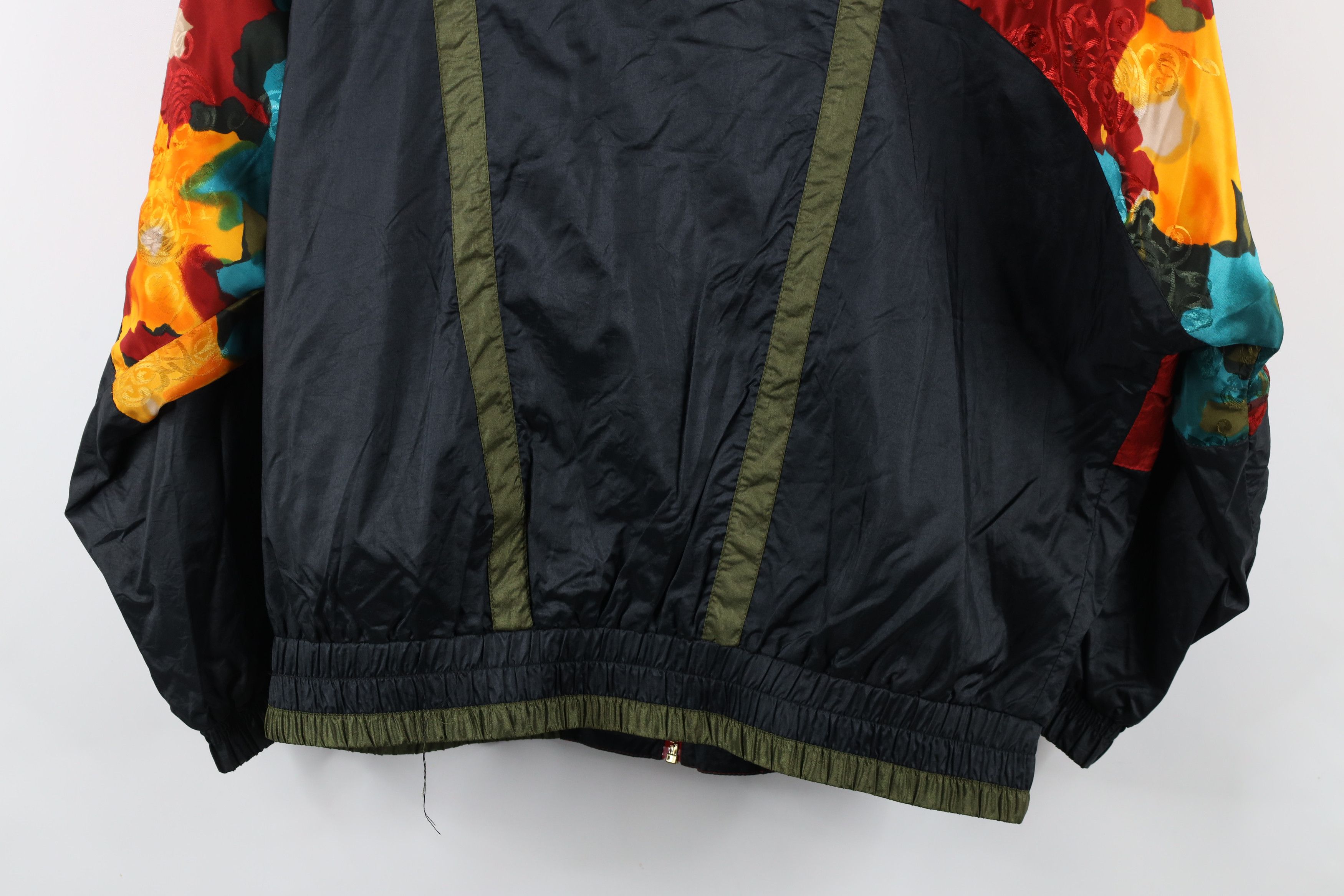 Vintage Vintage 90s Streetwear Rainbow Flower Windbreaker Jacket Size L / US 10 / IT 46 - 15 Thumbnail