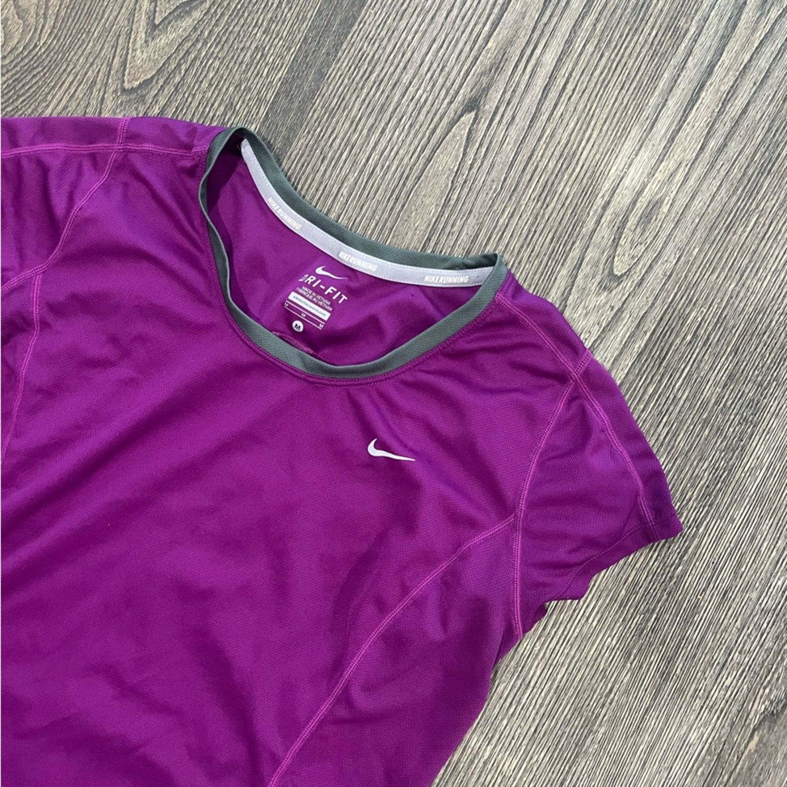 Nike Nike Dri-Fit T-Shirt Mesh Vented Short Sleeve Fitted Size M Size M / US 6-8 / IT 42-44 - 2 Thumbnail