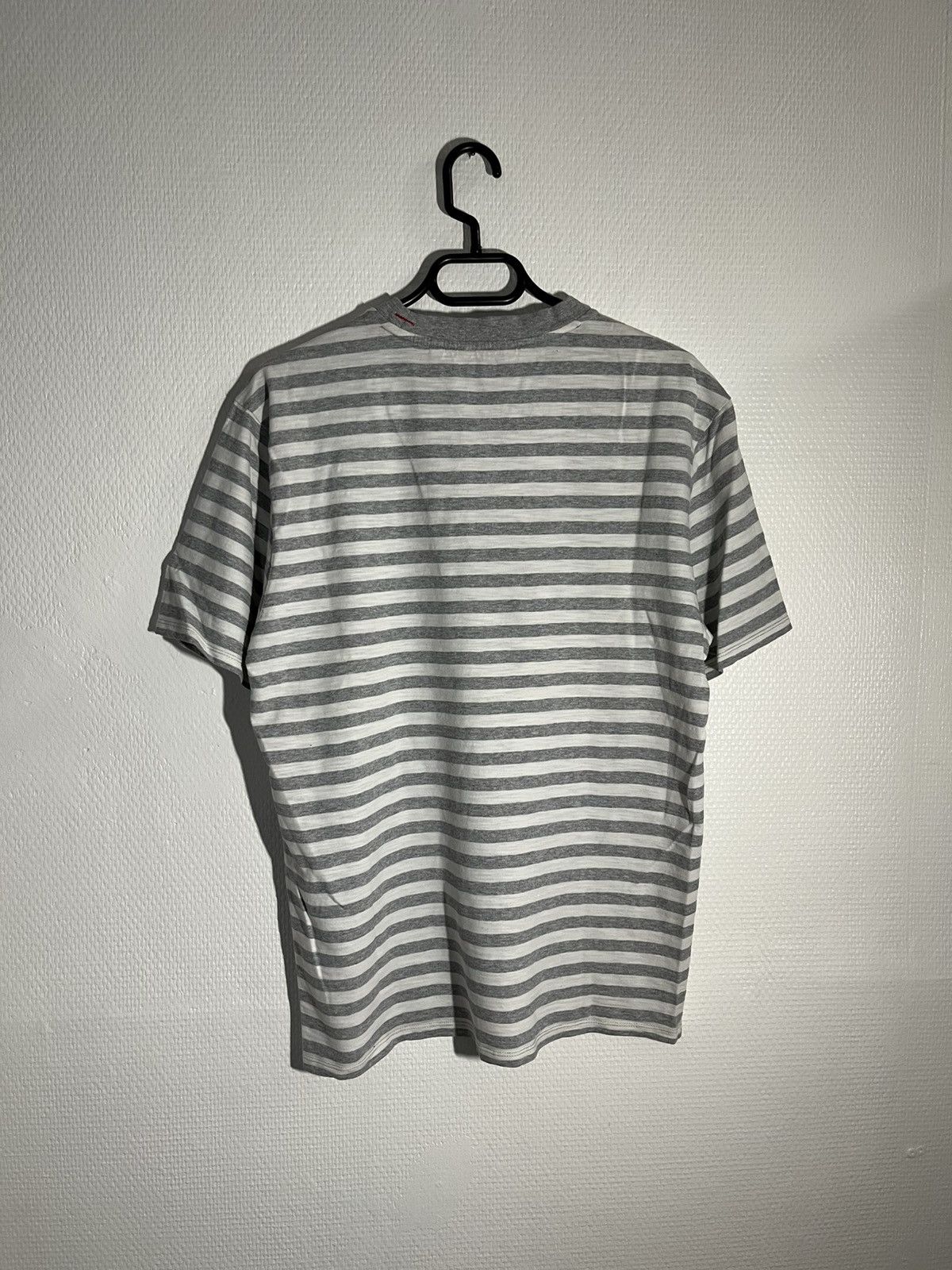 Guess Guess vintage tee size m Size US M / EU 48-50 / 2 - 3 Thumbnail