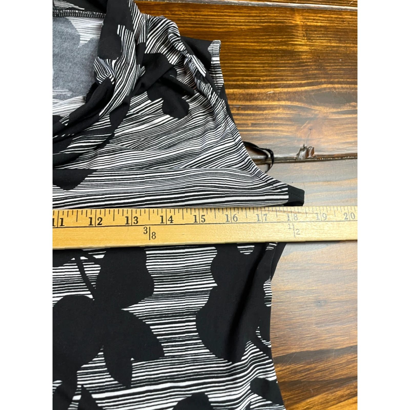 Kasper **Women's Black Sleeveless Cowl Neck T-Shirt, Kasper Size Small** User: Women's Black Sleeveless Cowl Neck Shirt, Kasper Size Small Size S / US 4 / IT 40 - 4 Thumbnail