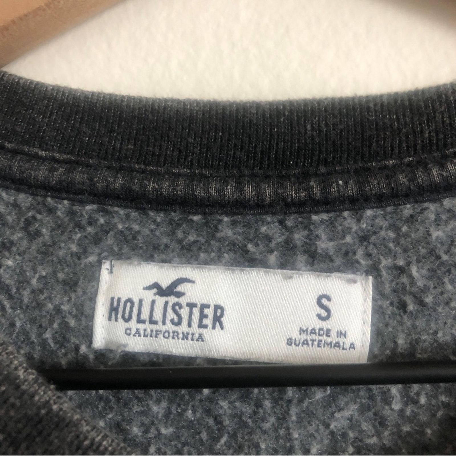 Hollister Hollister Dark Gray Crew Neck Long Sleeve Fleece Sweater Size S / US 4 / IT 40 - 2 Thumbnail