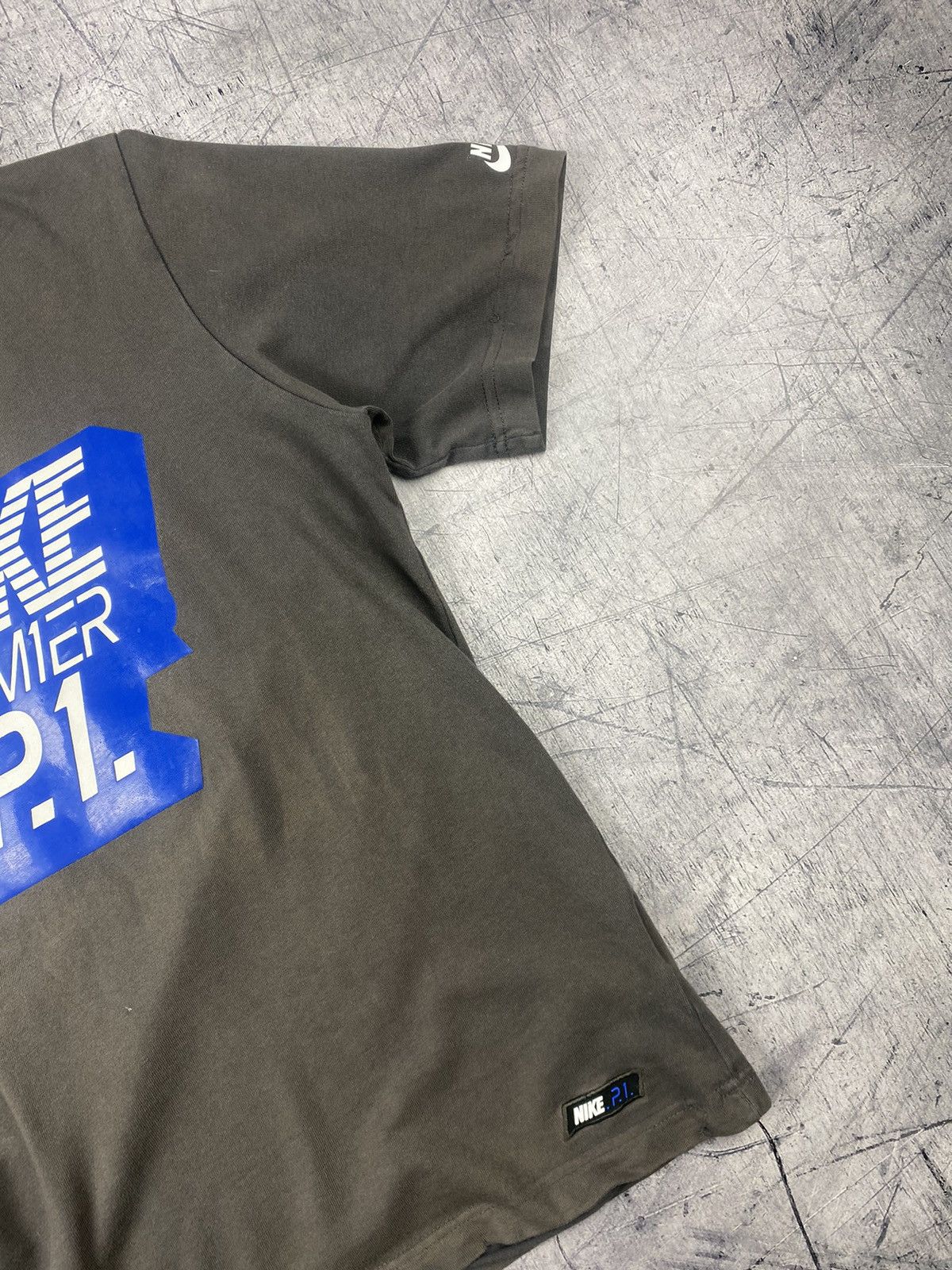 Nike × Vintage Vintage Nike Distressed y2k T Shirt Tee Size US S / EU 44-46 / 1 - 7 Thumbnail